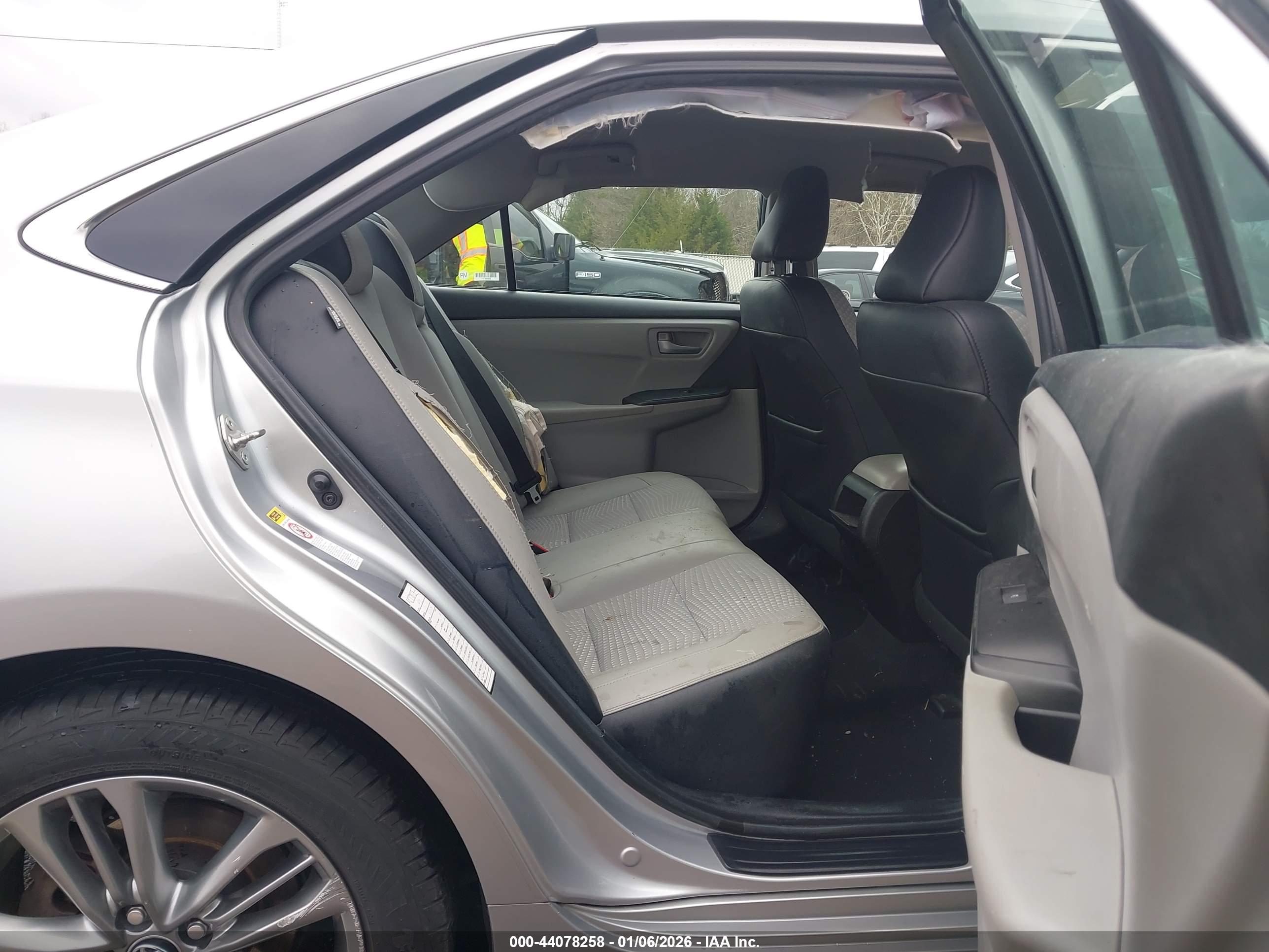 TOYOTA CAMRY image 8