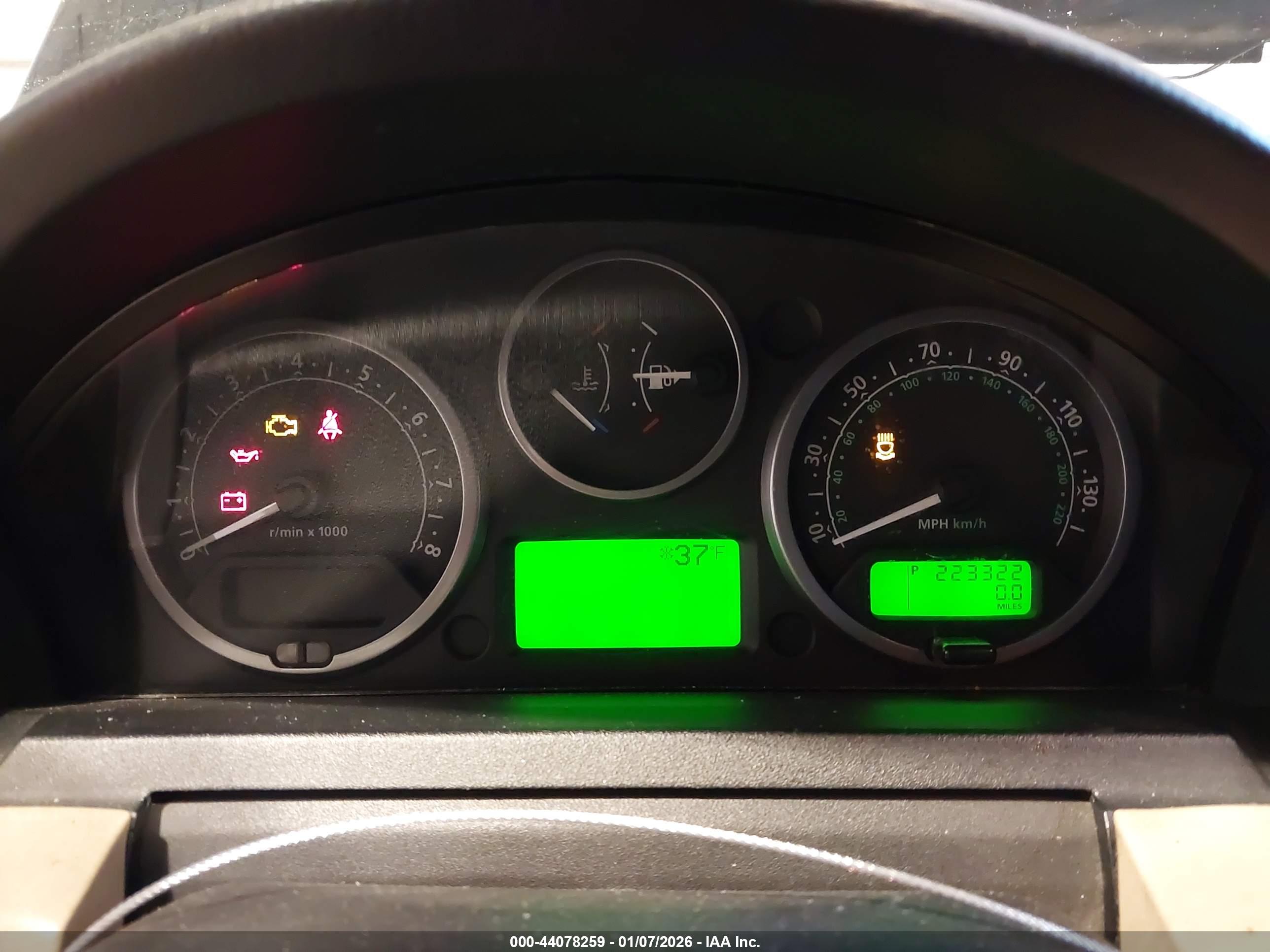 LAND ROVER image 7