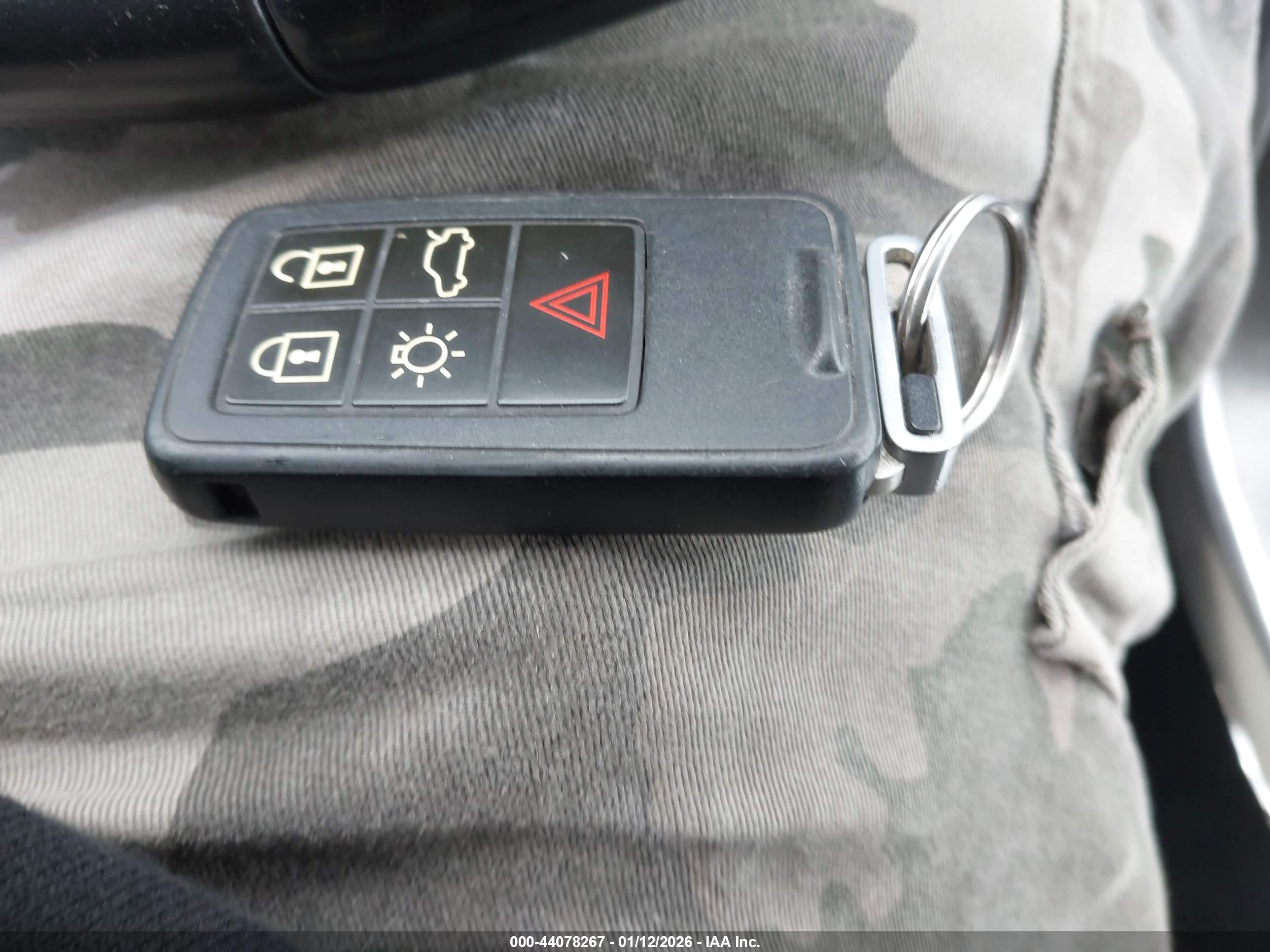 VOLVO S60 image 11
