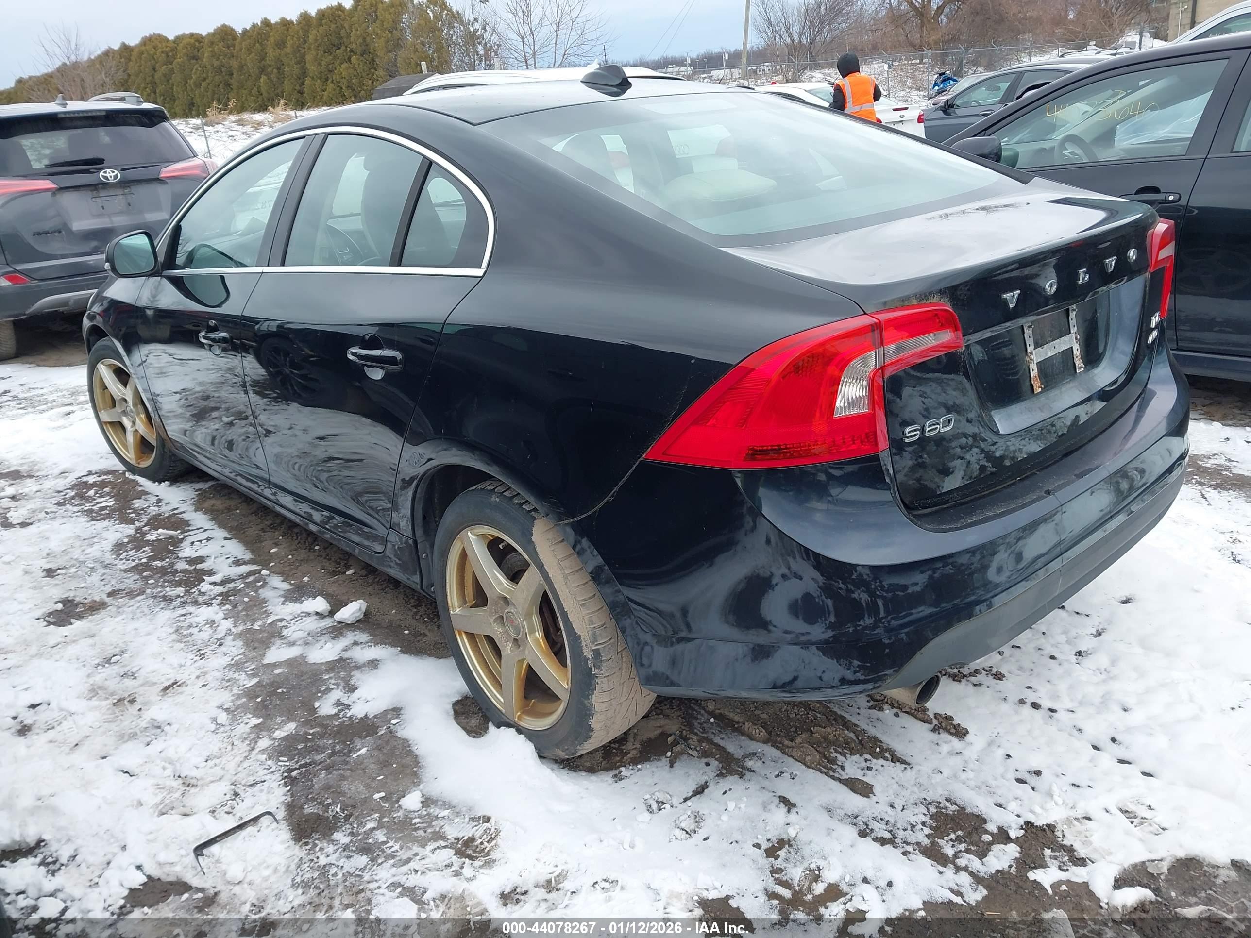 VOLVO S60 image 3