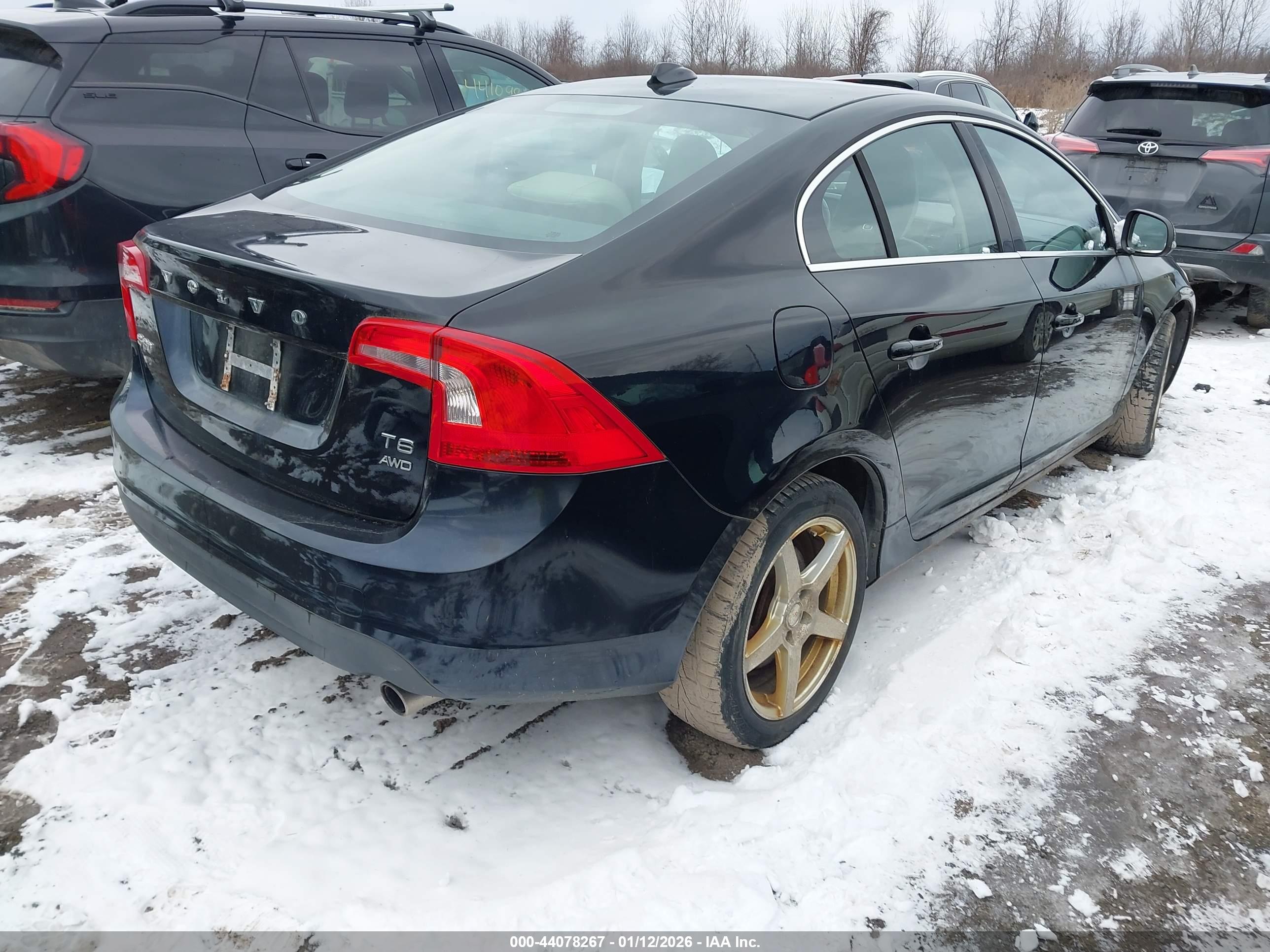 VOLVO S60 image 4