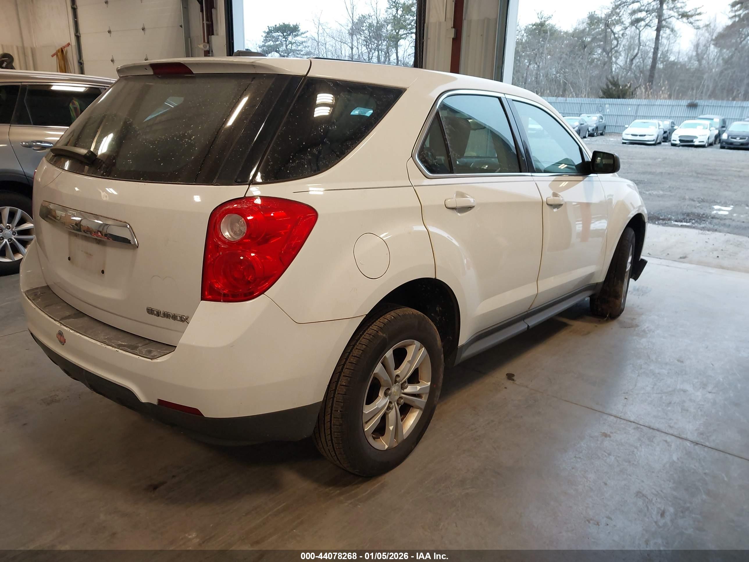 CHEVROLET EQUINOX image 4