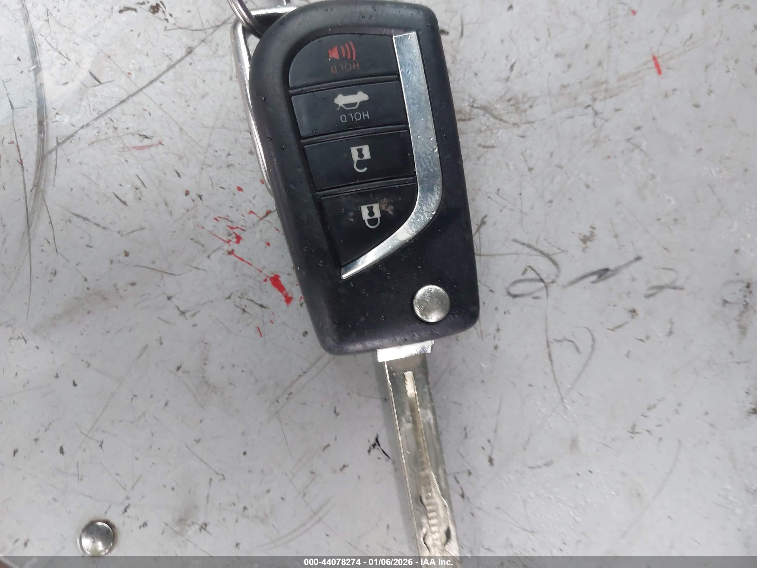 TOYOTA CAMRY image 11