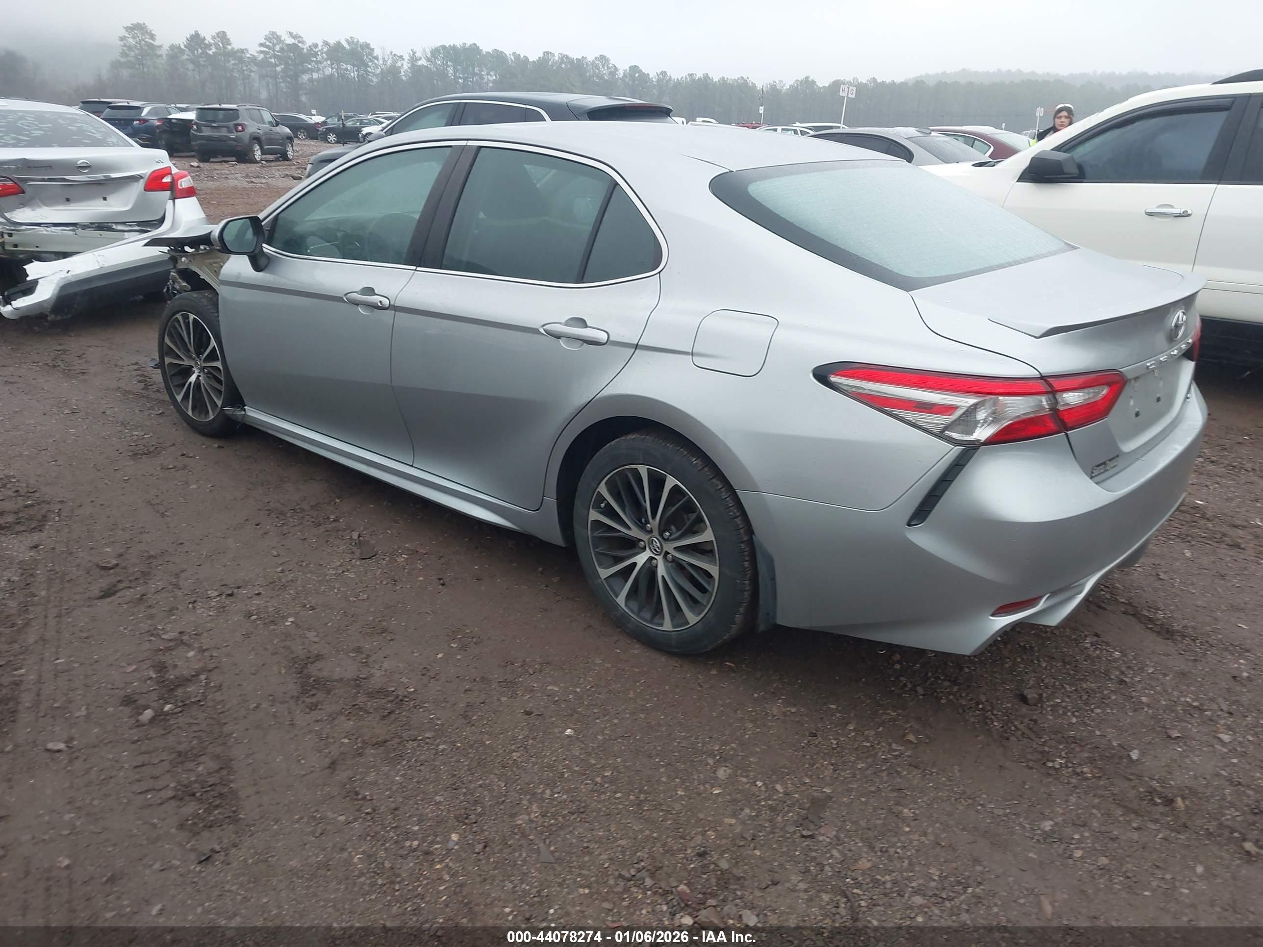 TOYOTA CAMRY image 3