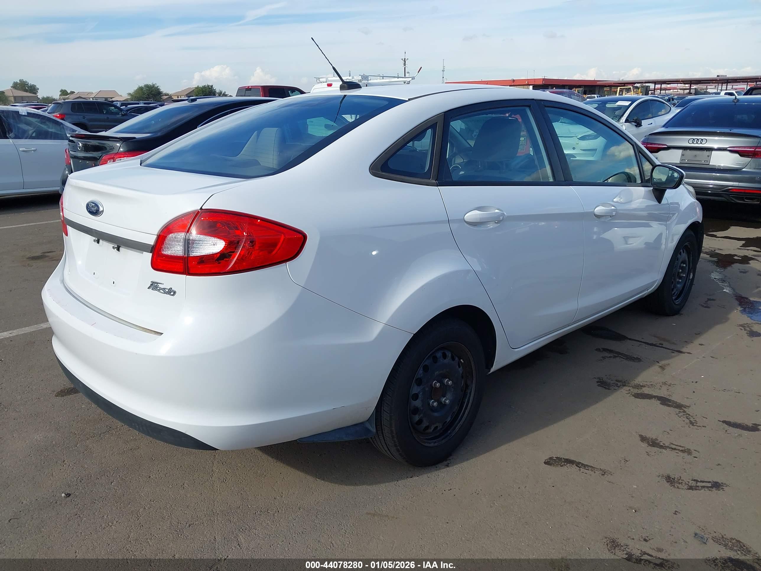 FORD FIESTA image 4