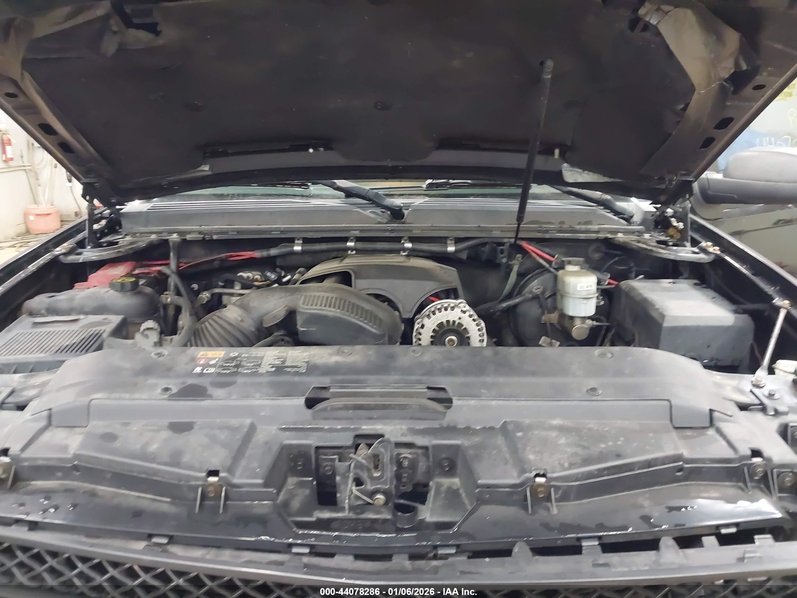 CHEVROLET TAHOE image 10