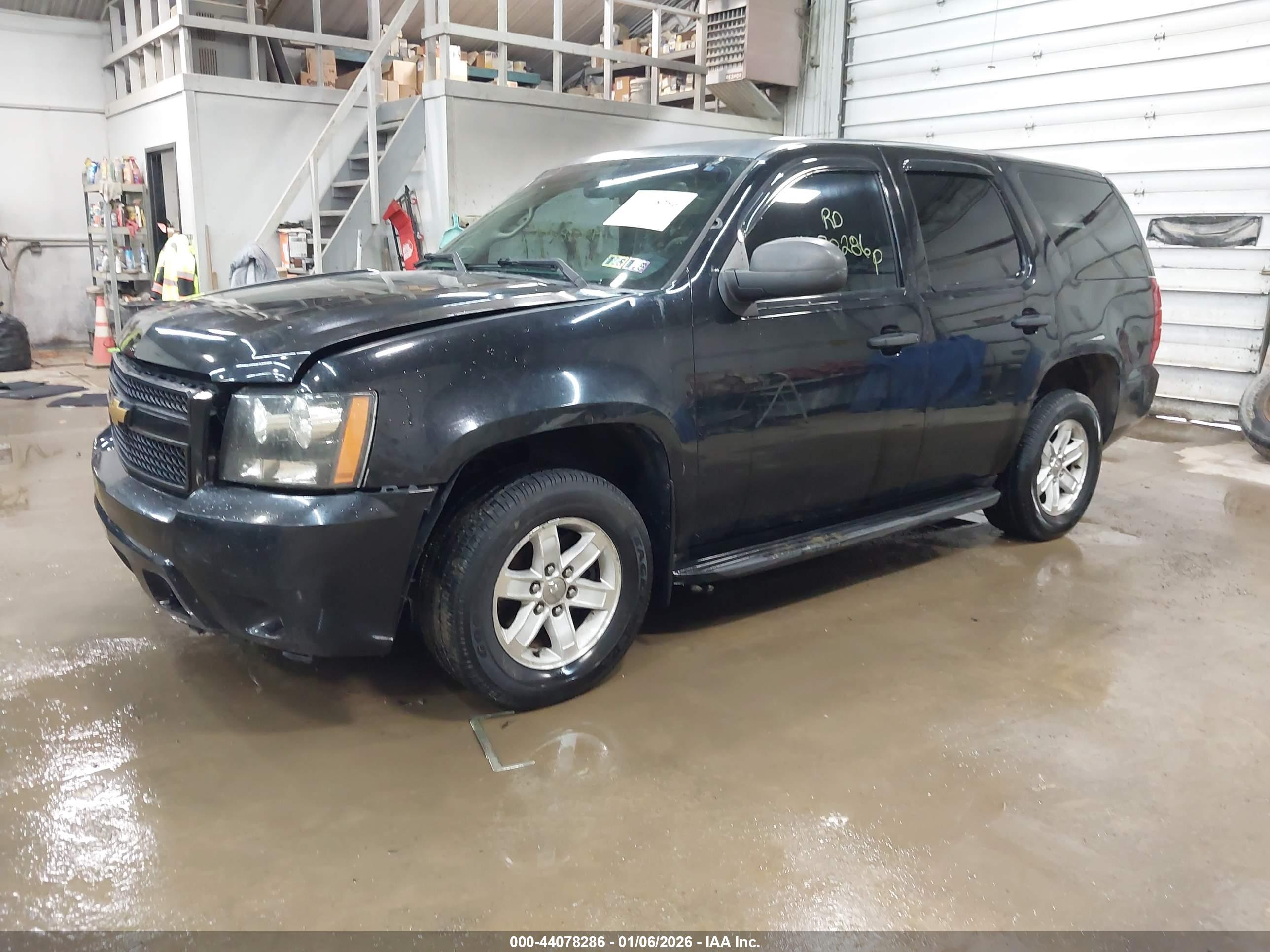 CHEVROLET TAHOE image 2