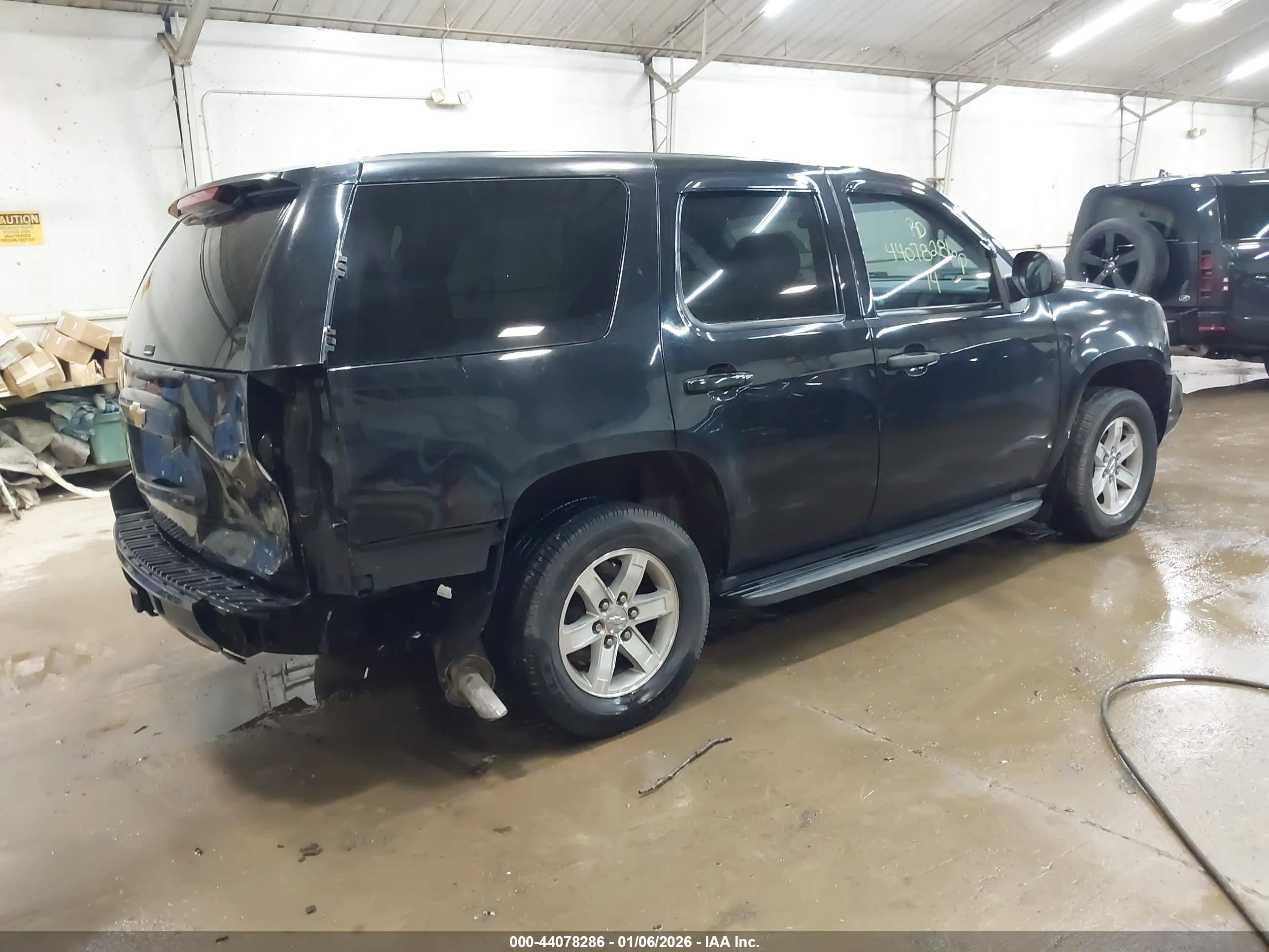 CHEVROLET TAHOE image 4