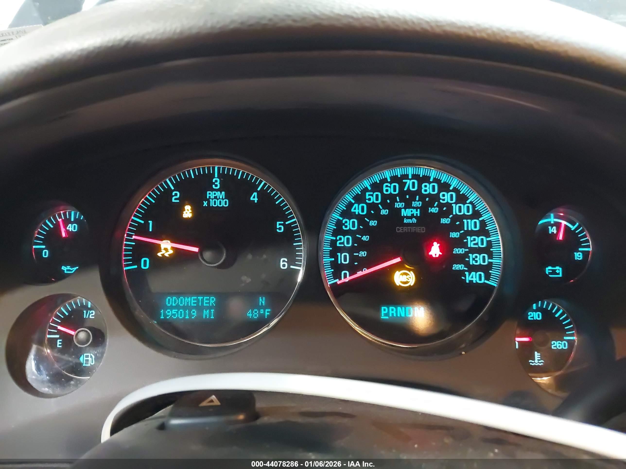 CHEVROLET TAHOE image 7