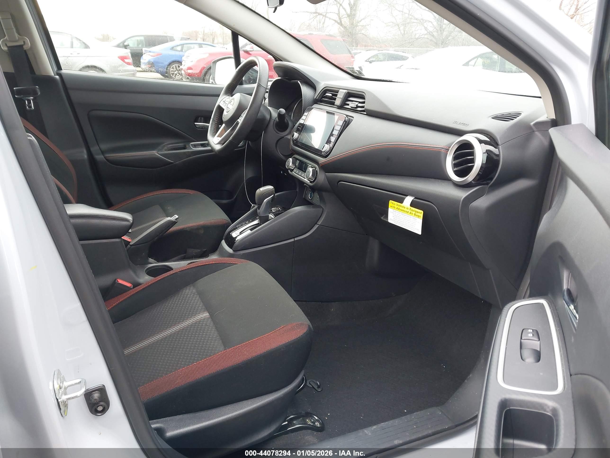 NISSAN VERSA image 5
