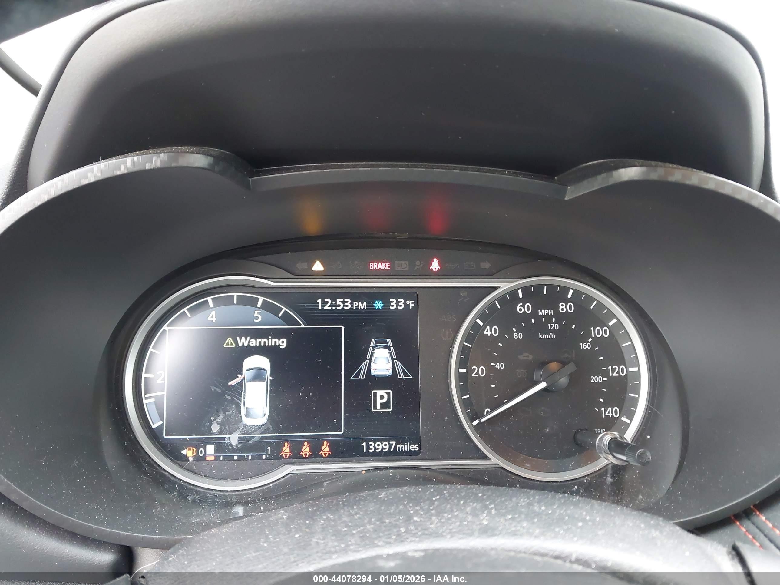 NISSAN VERSA image 7
