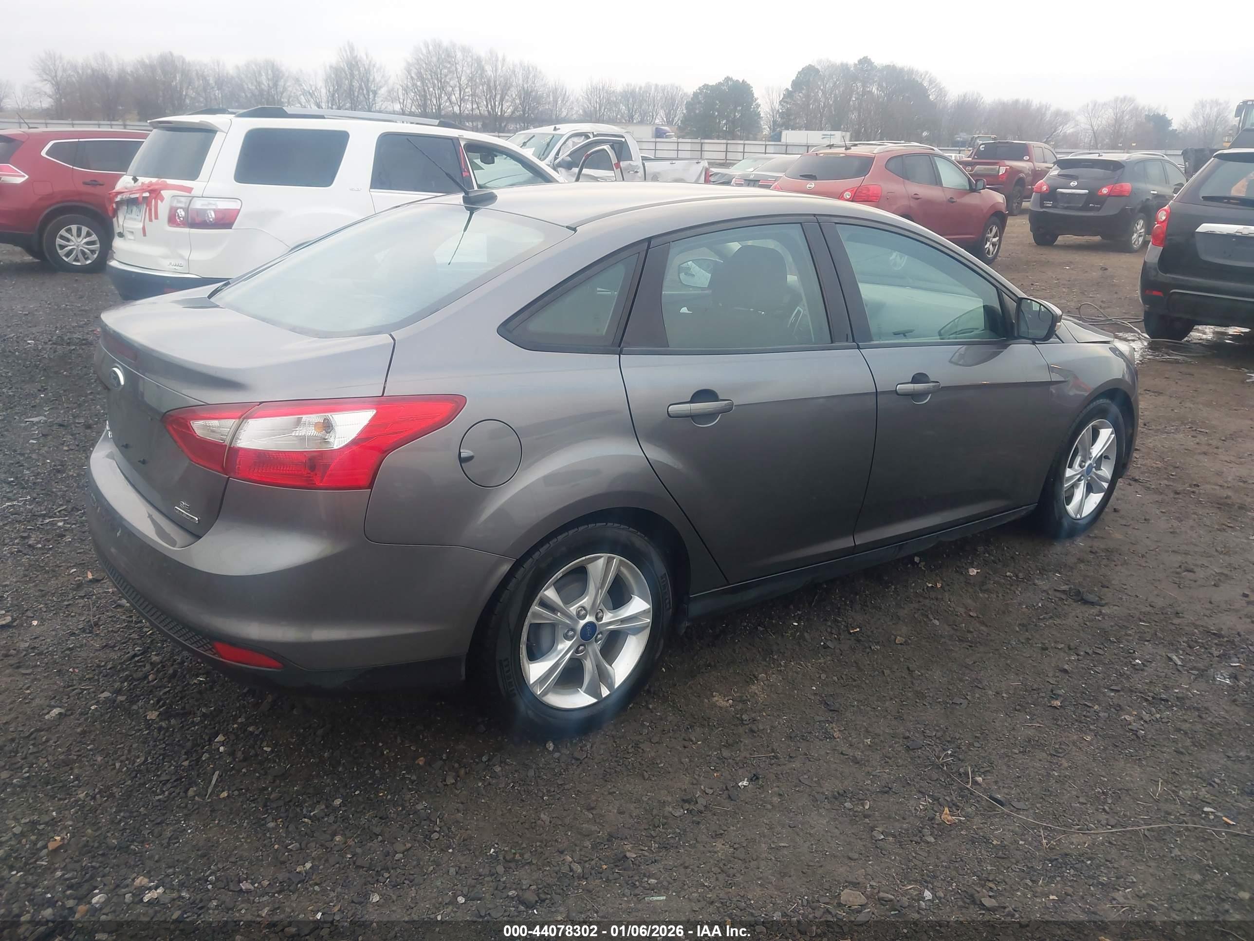 FORD FOCUS image 4
