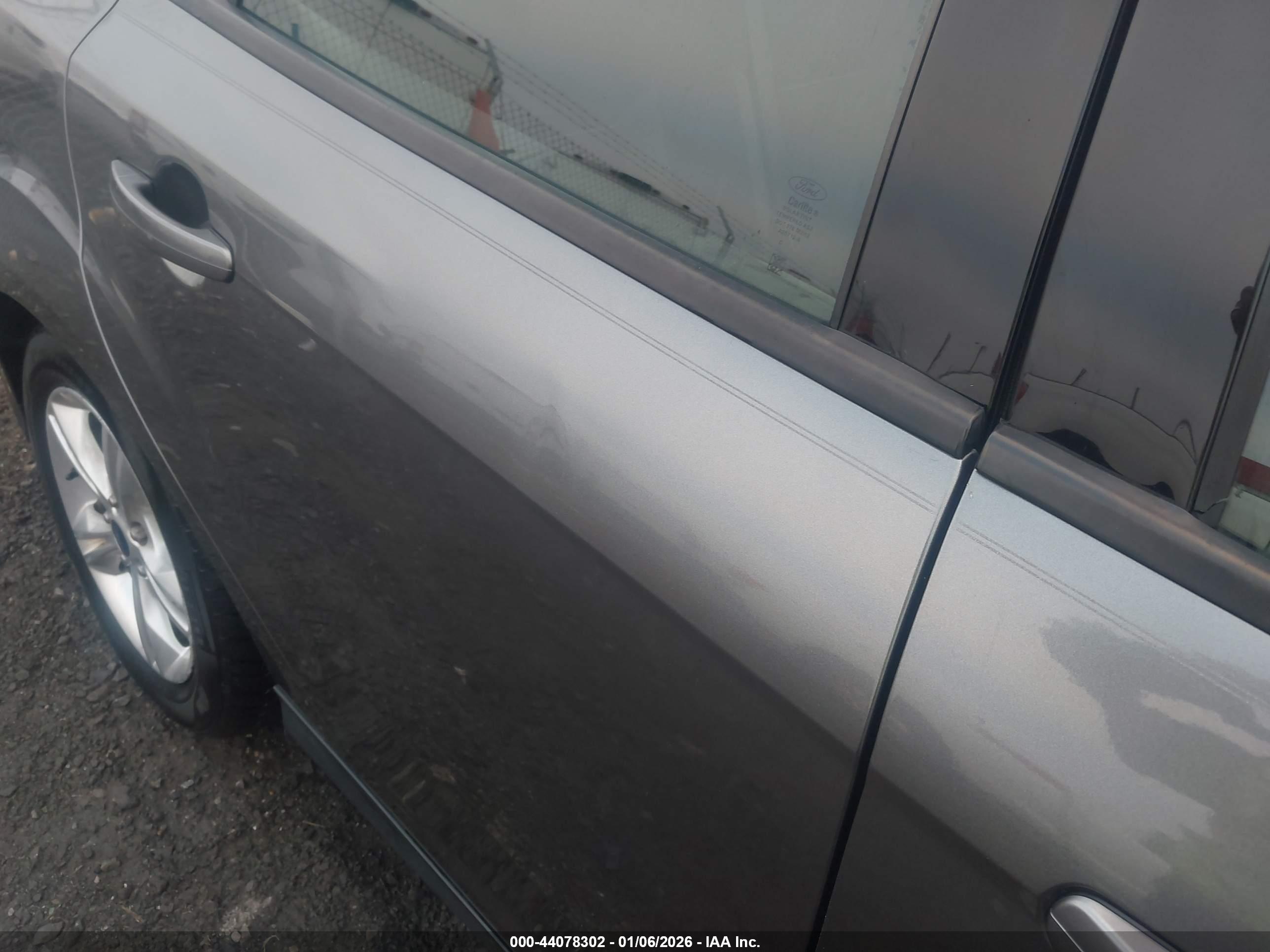 FORD FOCUS image 6