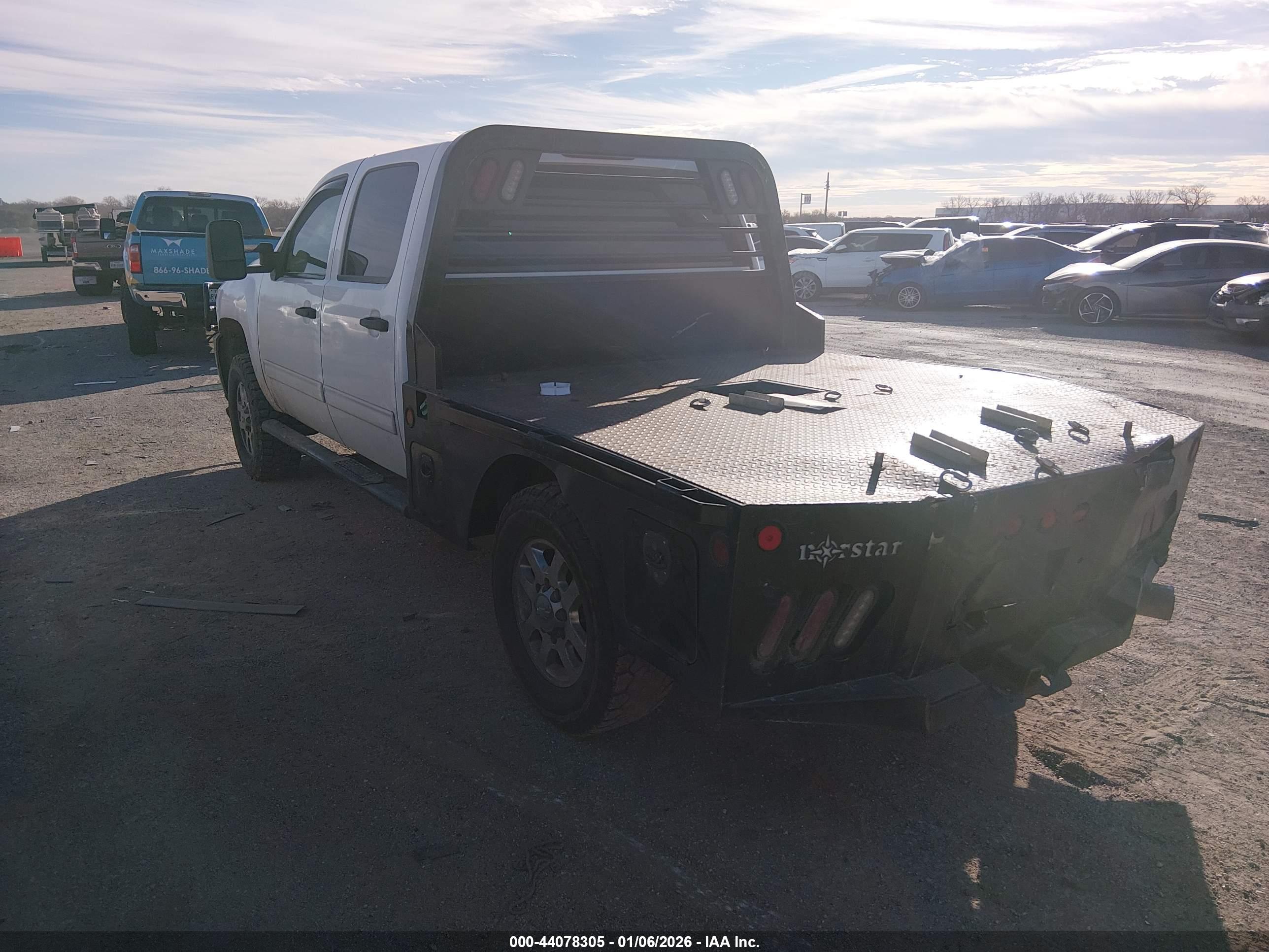 CHEVROLET SILVERADO image 3