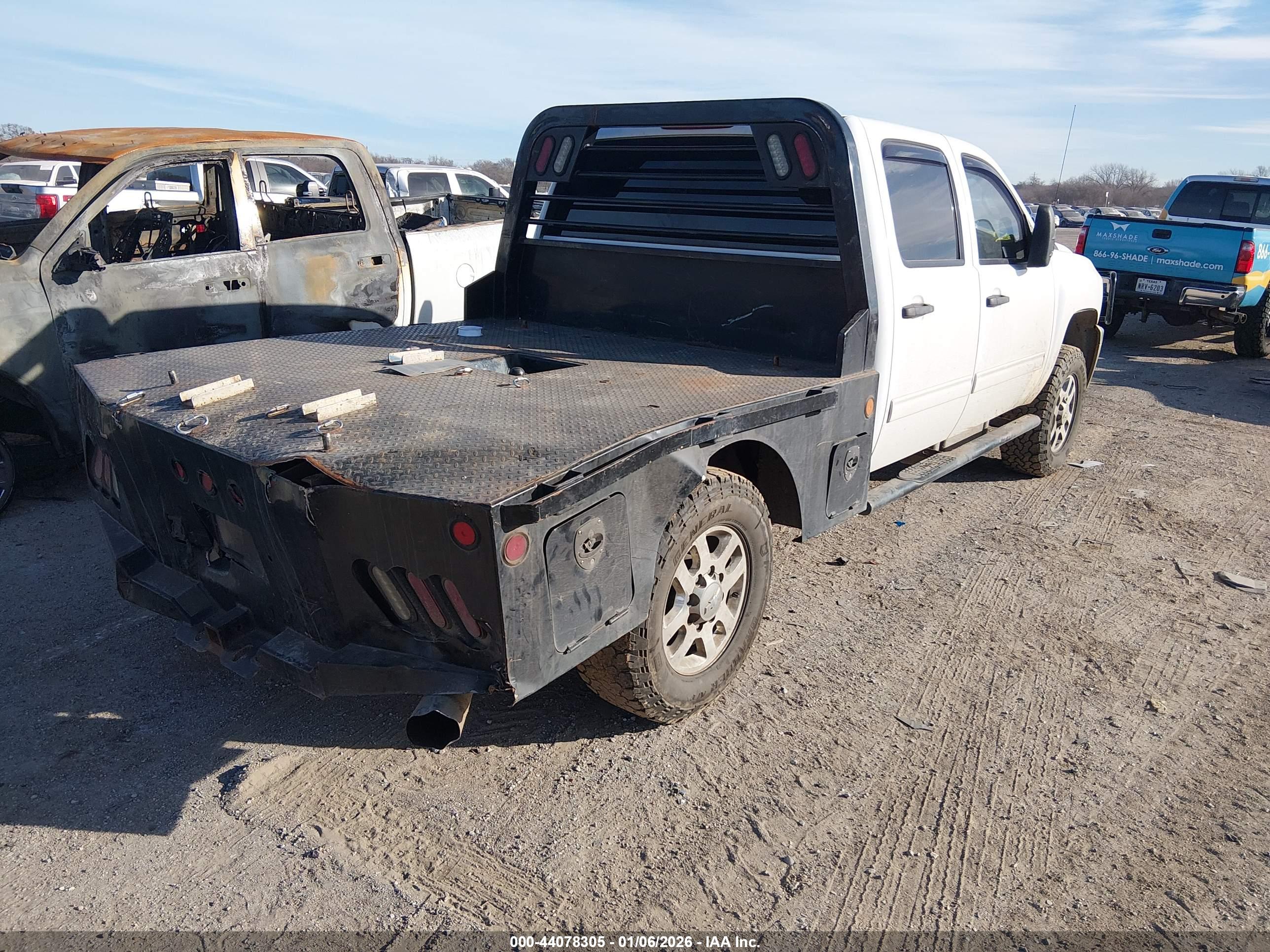 CHEVROLET SILVERADO image 4