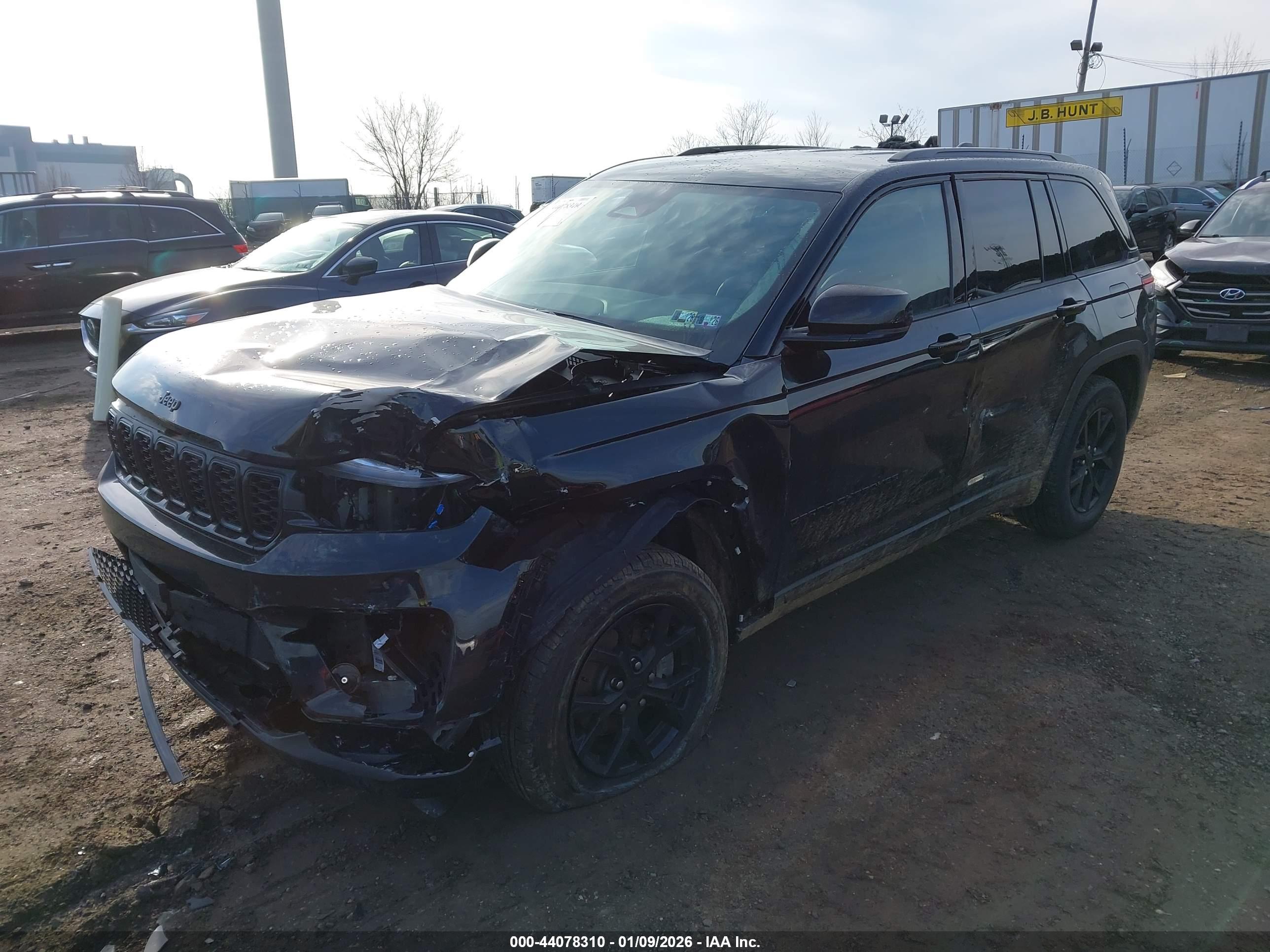 JEEP GRAND image 2