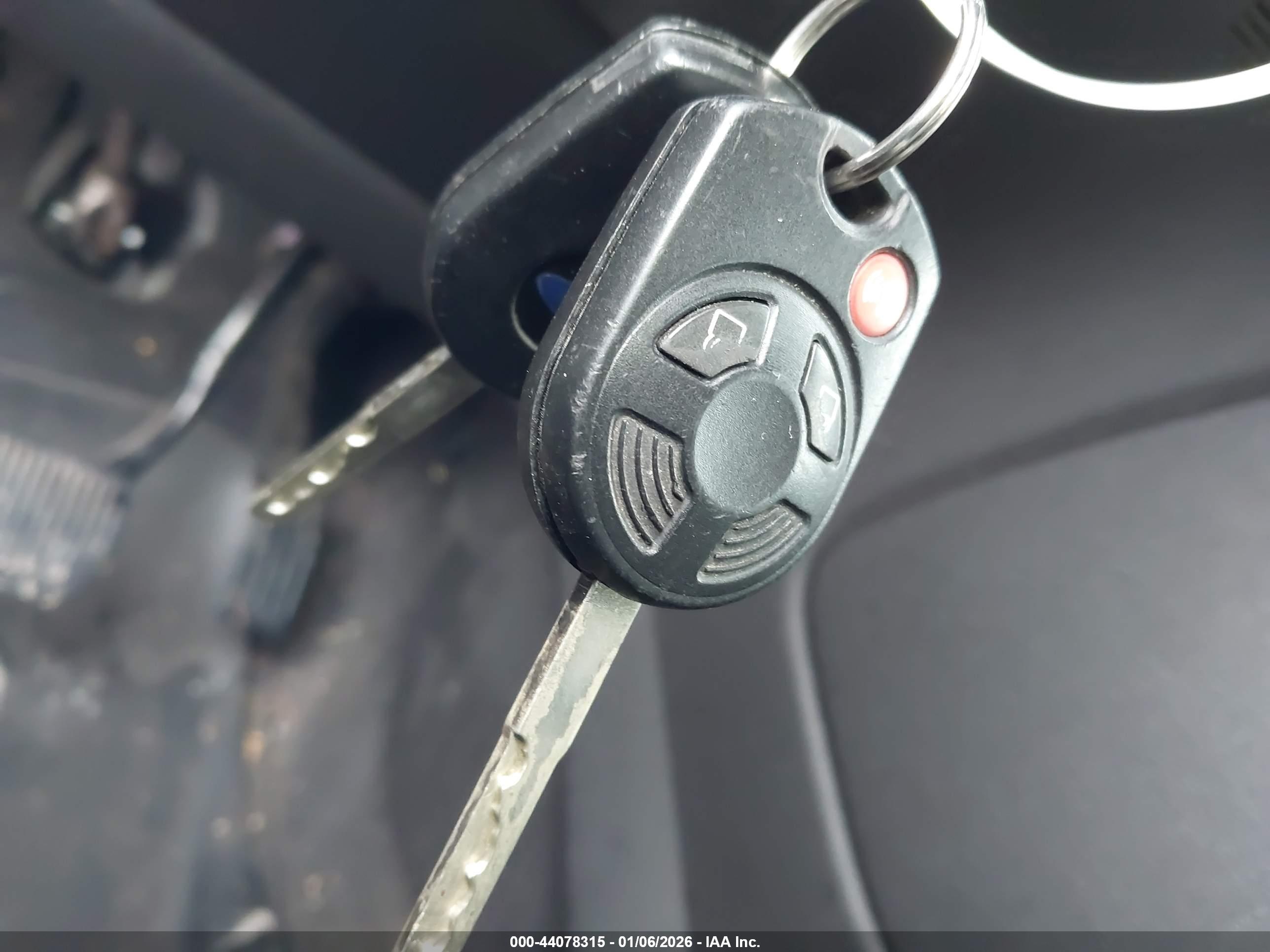 FORD ESCAPE image 11
