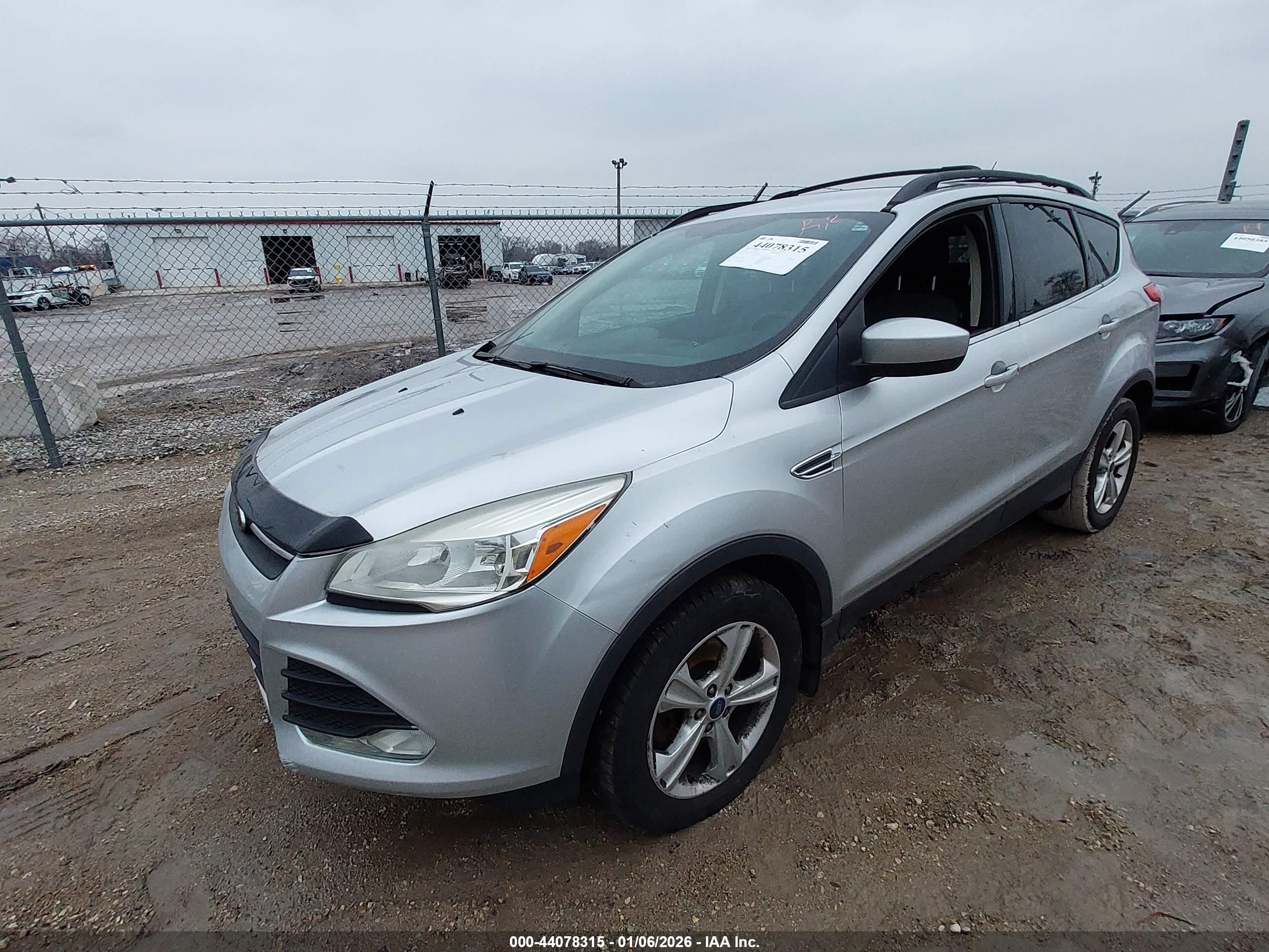 FORD ESCAPE image 2