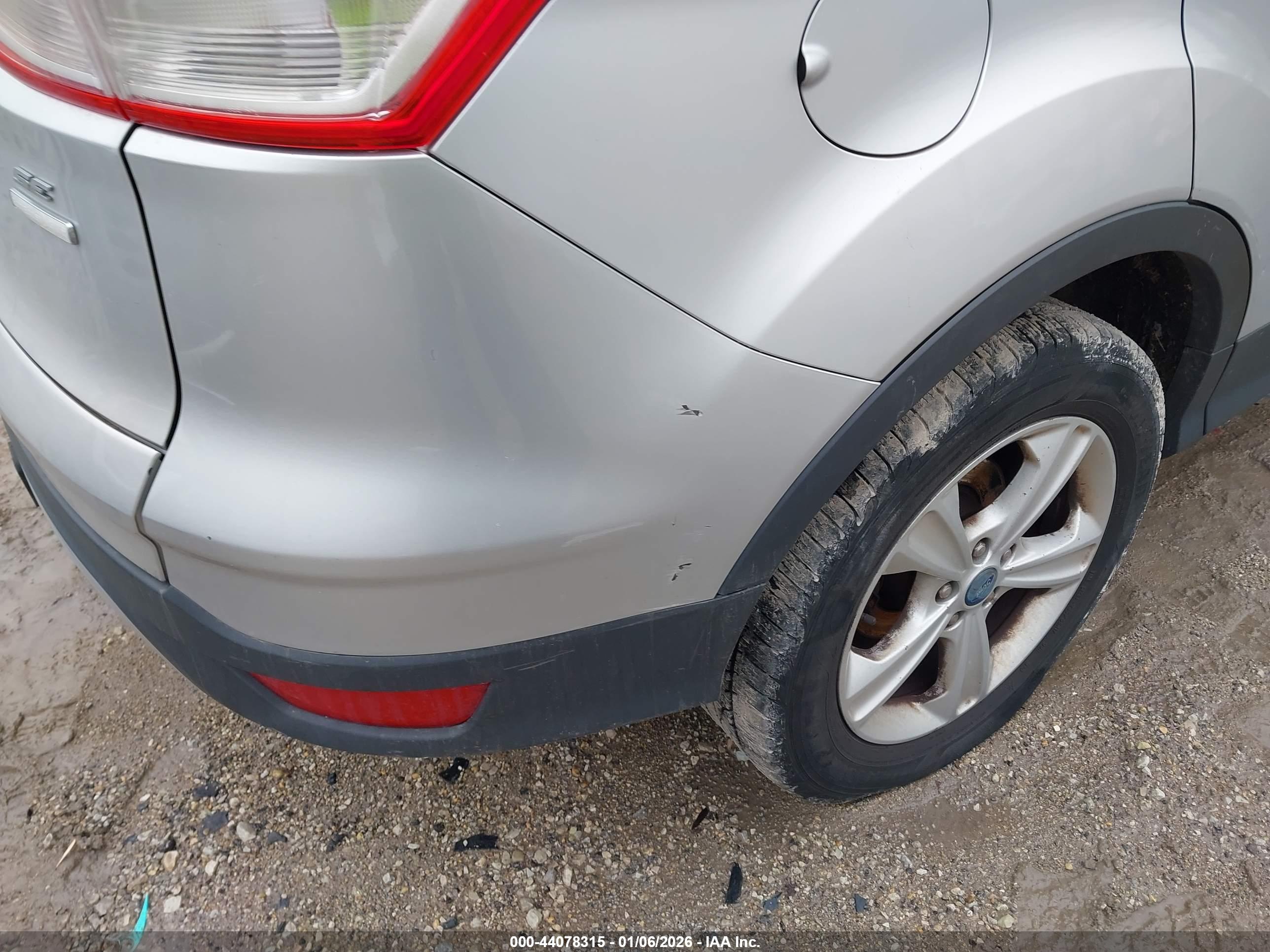 FORD ESCAPE image 6