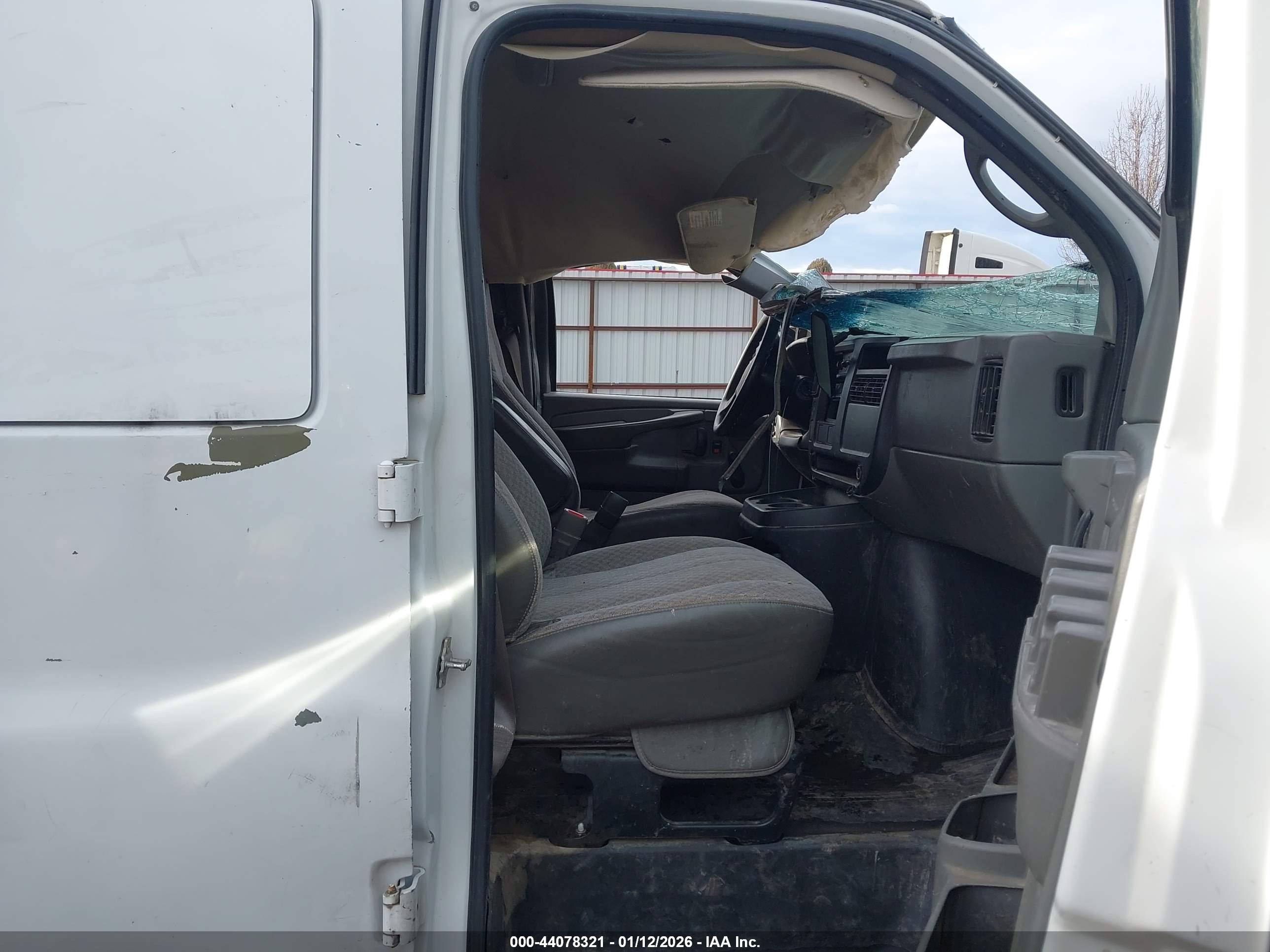 CHEVROLET EXPRESS image 5