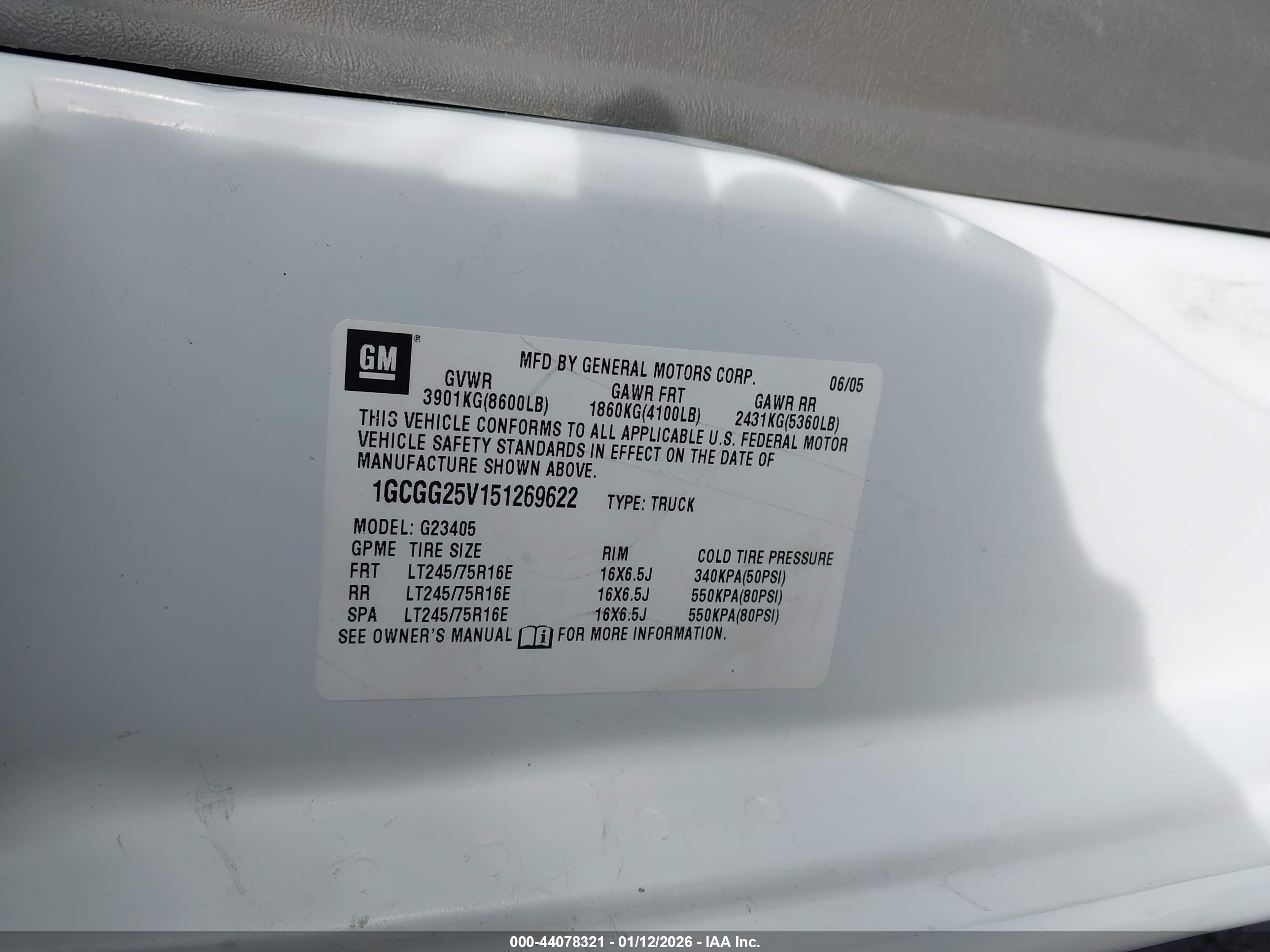 CHEVROLET EXPRESS image 9
