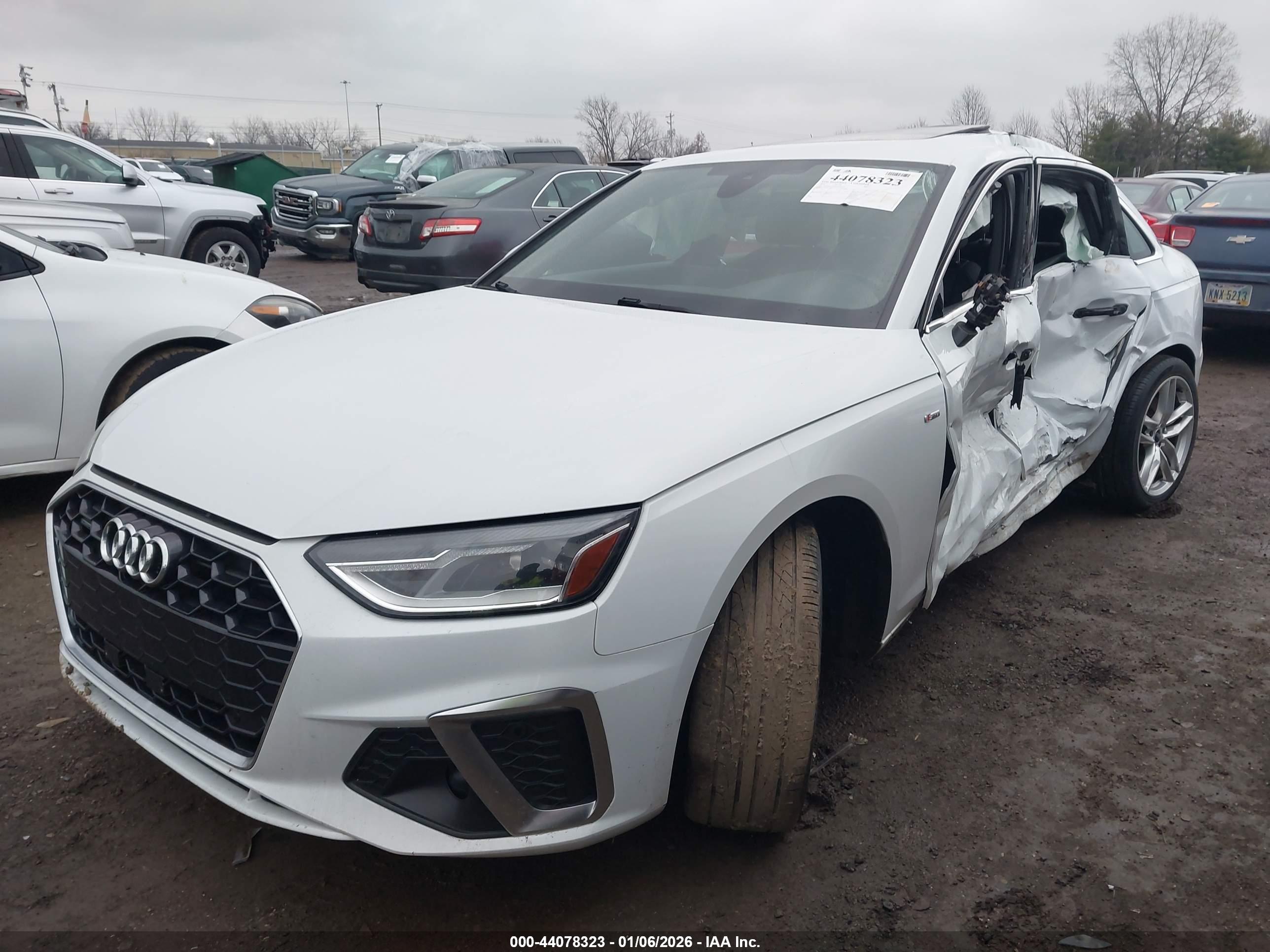 AUDI A4 image 2