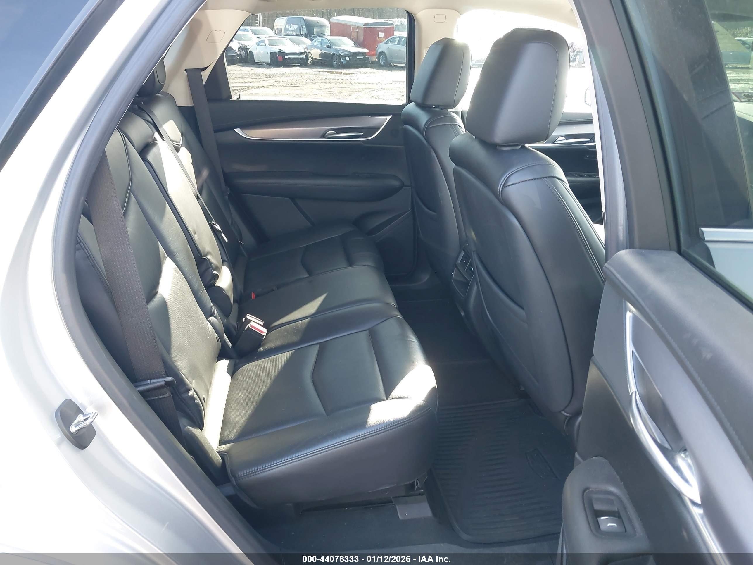 CADILLAC XT5 image 8