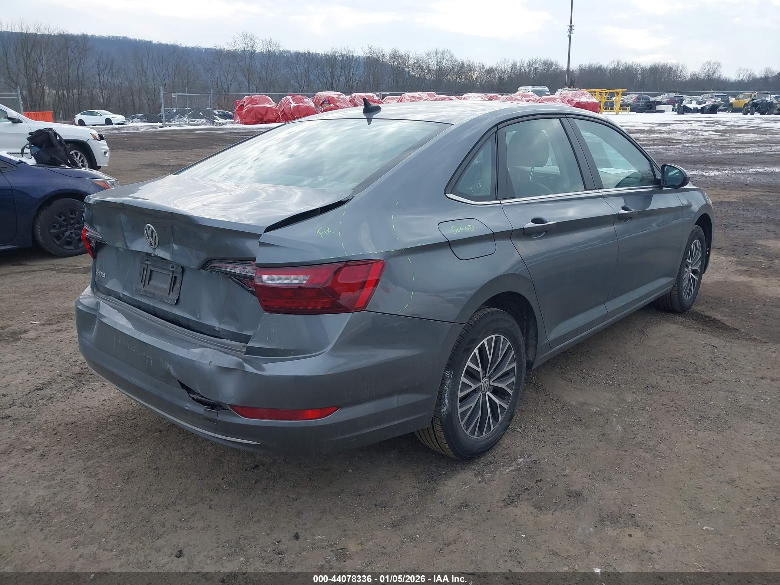 VOLKSWAGEN JETTA image 4