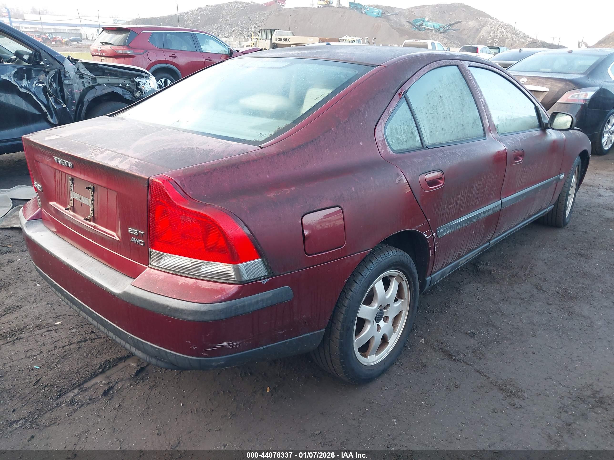 VOLVO S60 image 4
