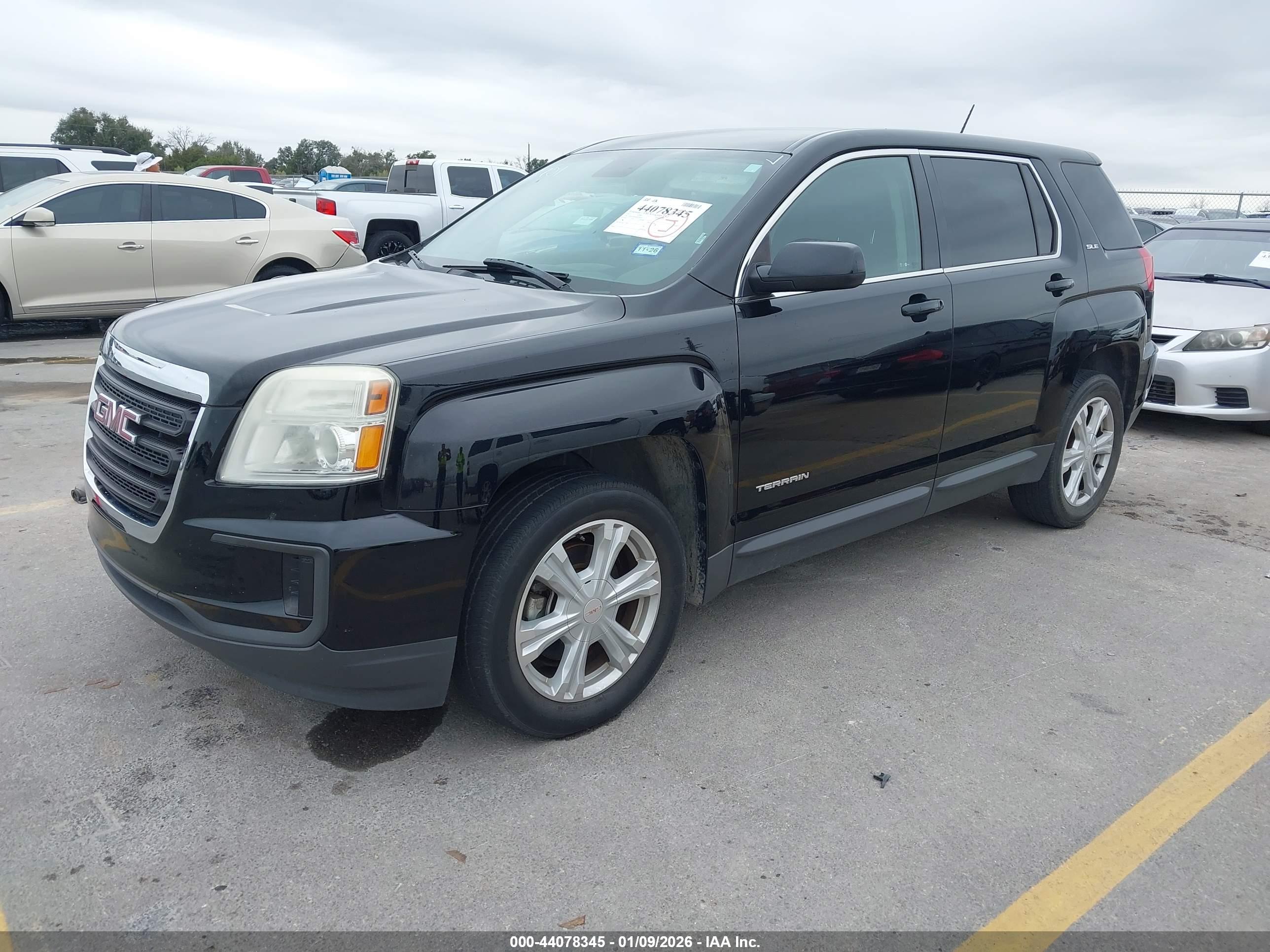 GMC TERRAIN image 2