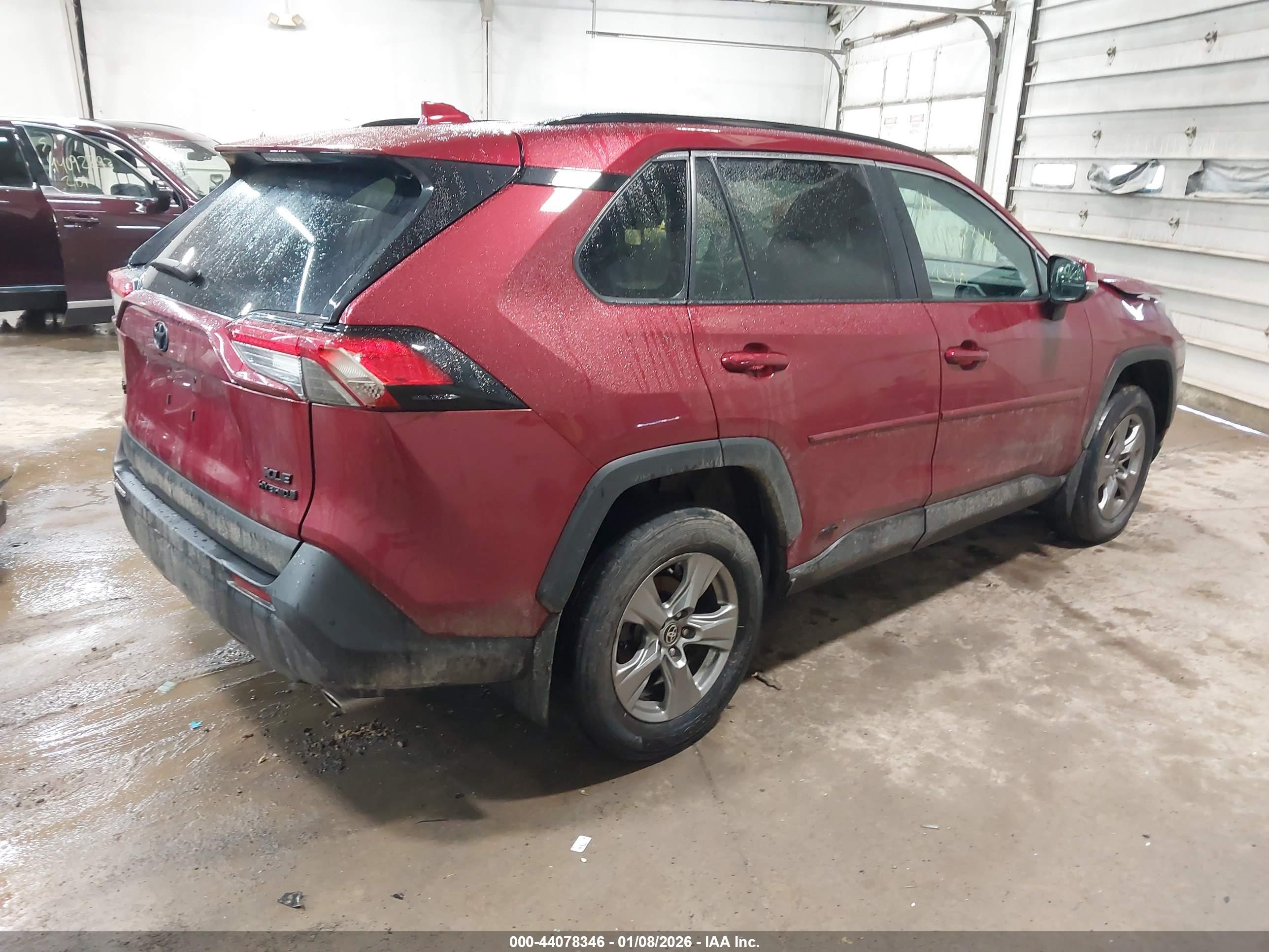 TOYOTA RAV4 image 4