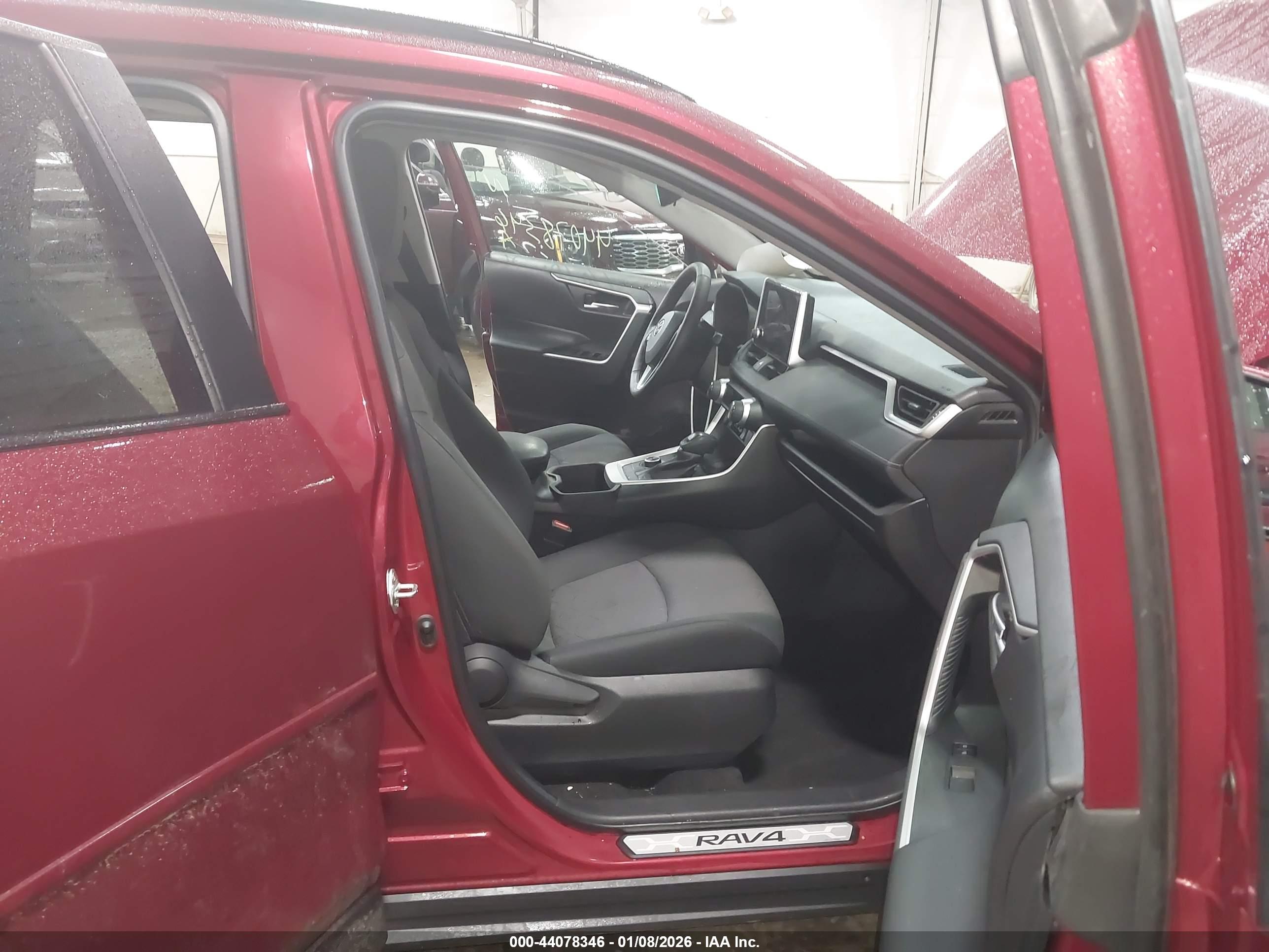 TOYOTA RAV4 image 5
