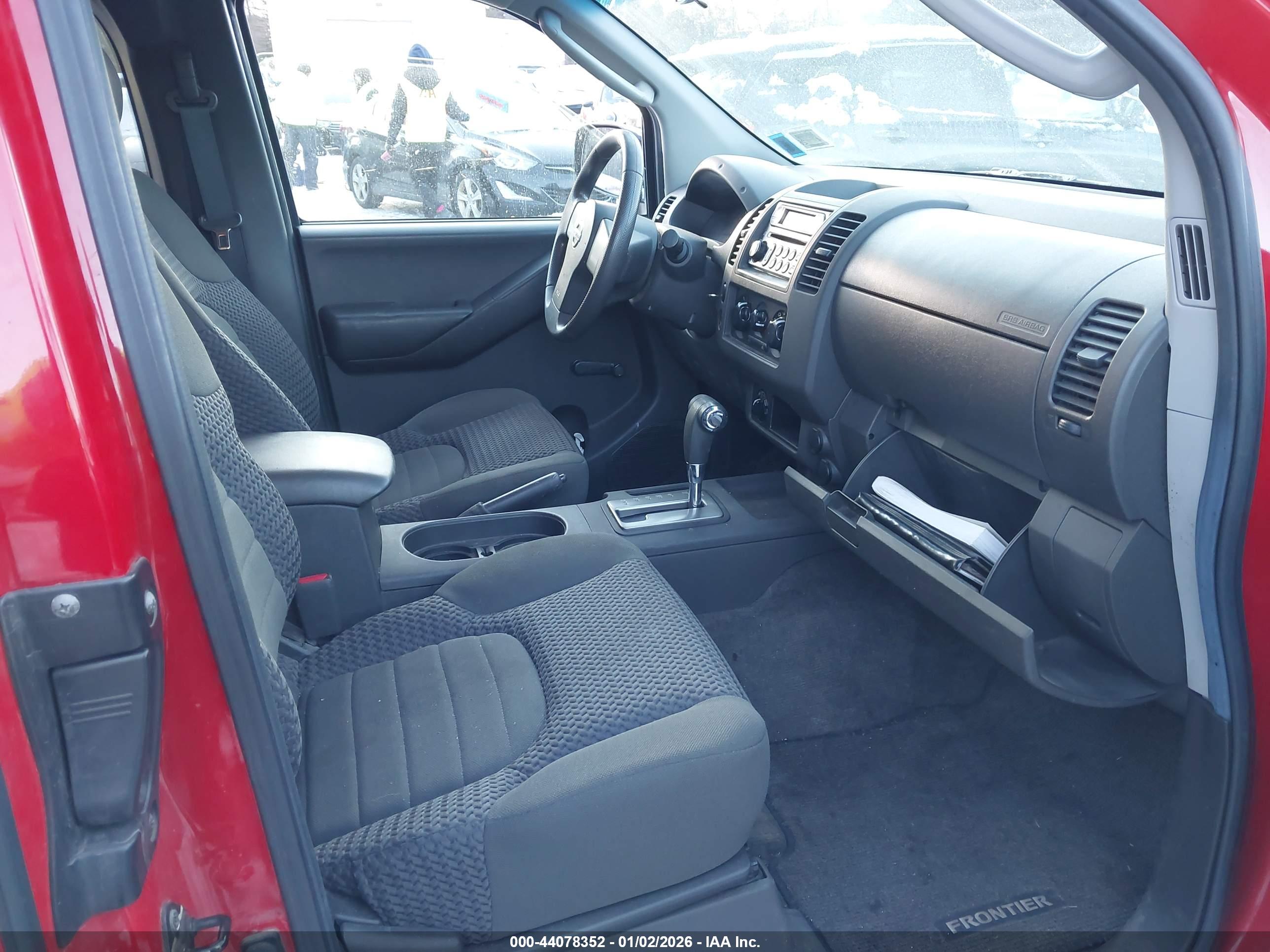 NISSAN FRONTIER image 5