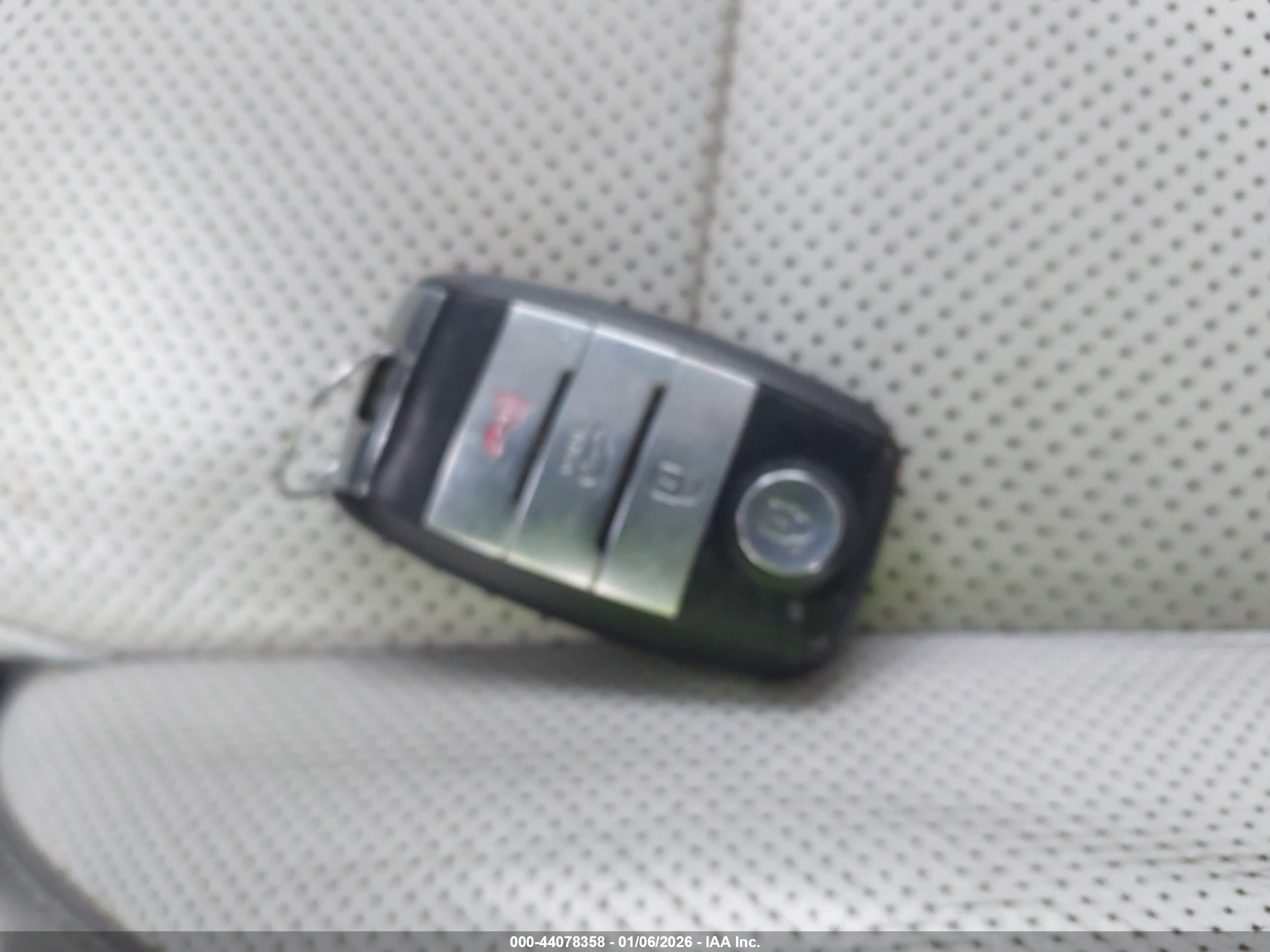KIA SORENTO image 11