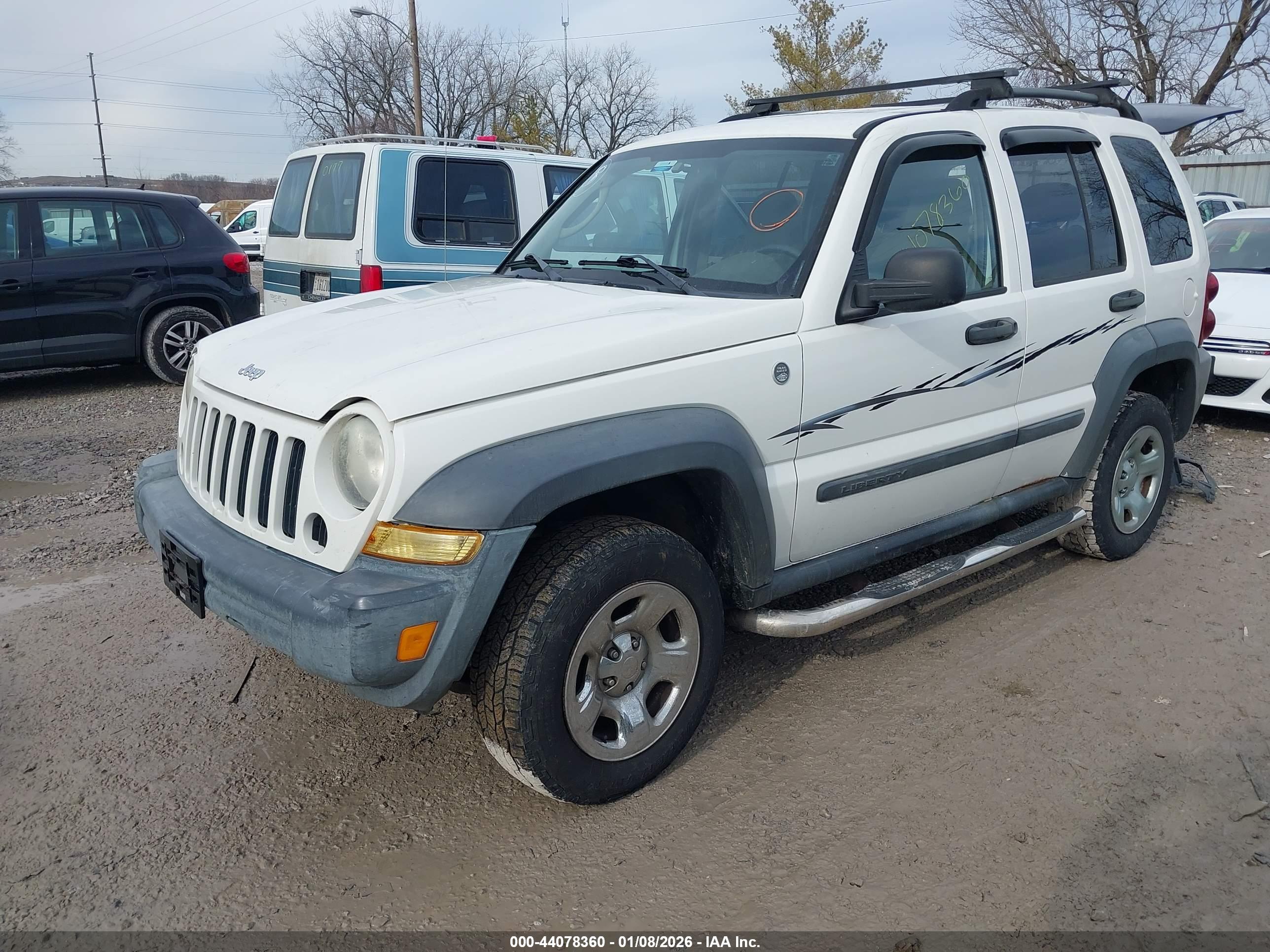 JEEP LIBERTY image 2