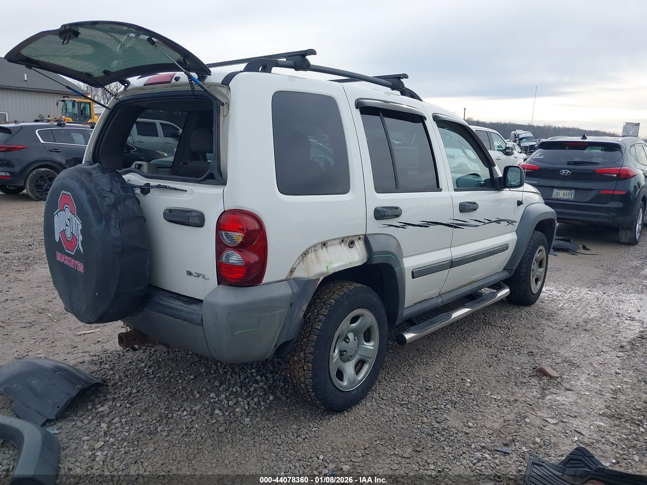 JEEP LIBERTY image 4
