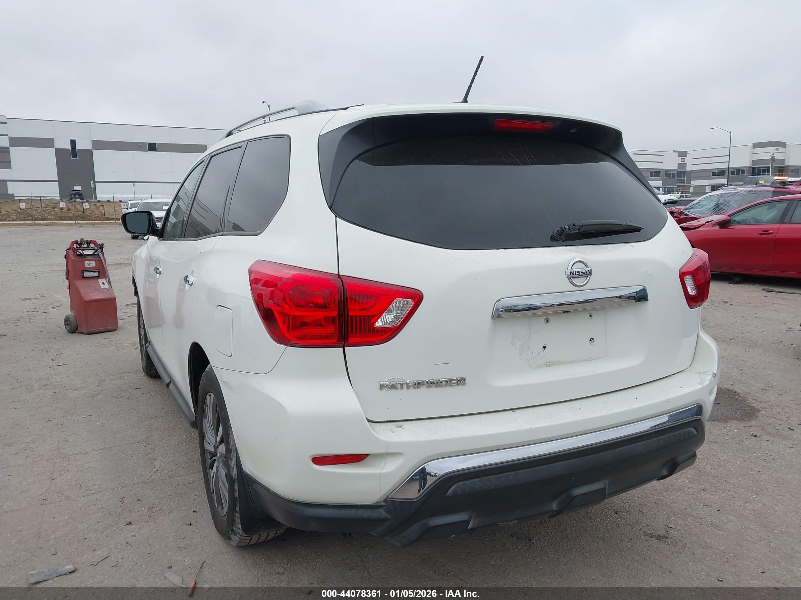 NISSAN PATHFINDER image 3