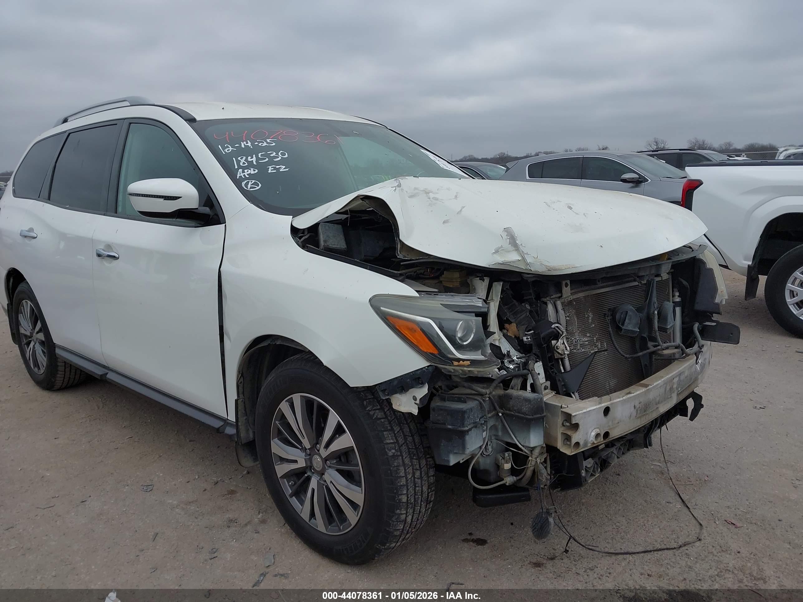 NISSAN PATHFINDER image 6