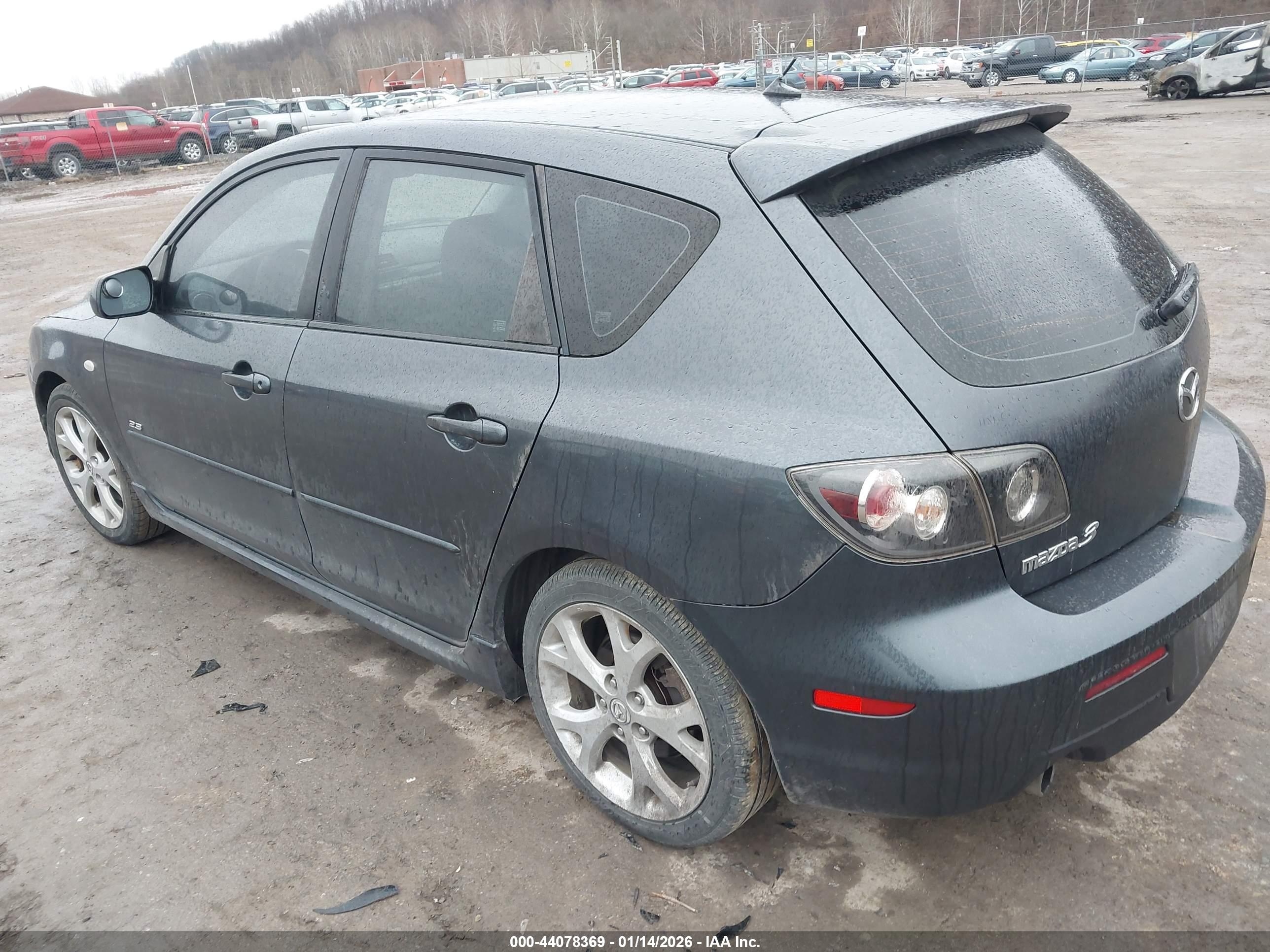 MAZDA MAZDA3 image 3