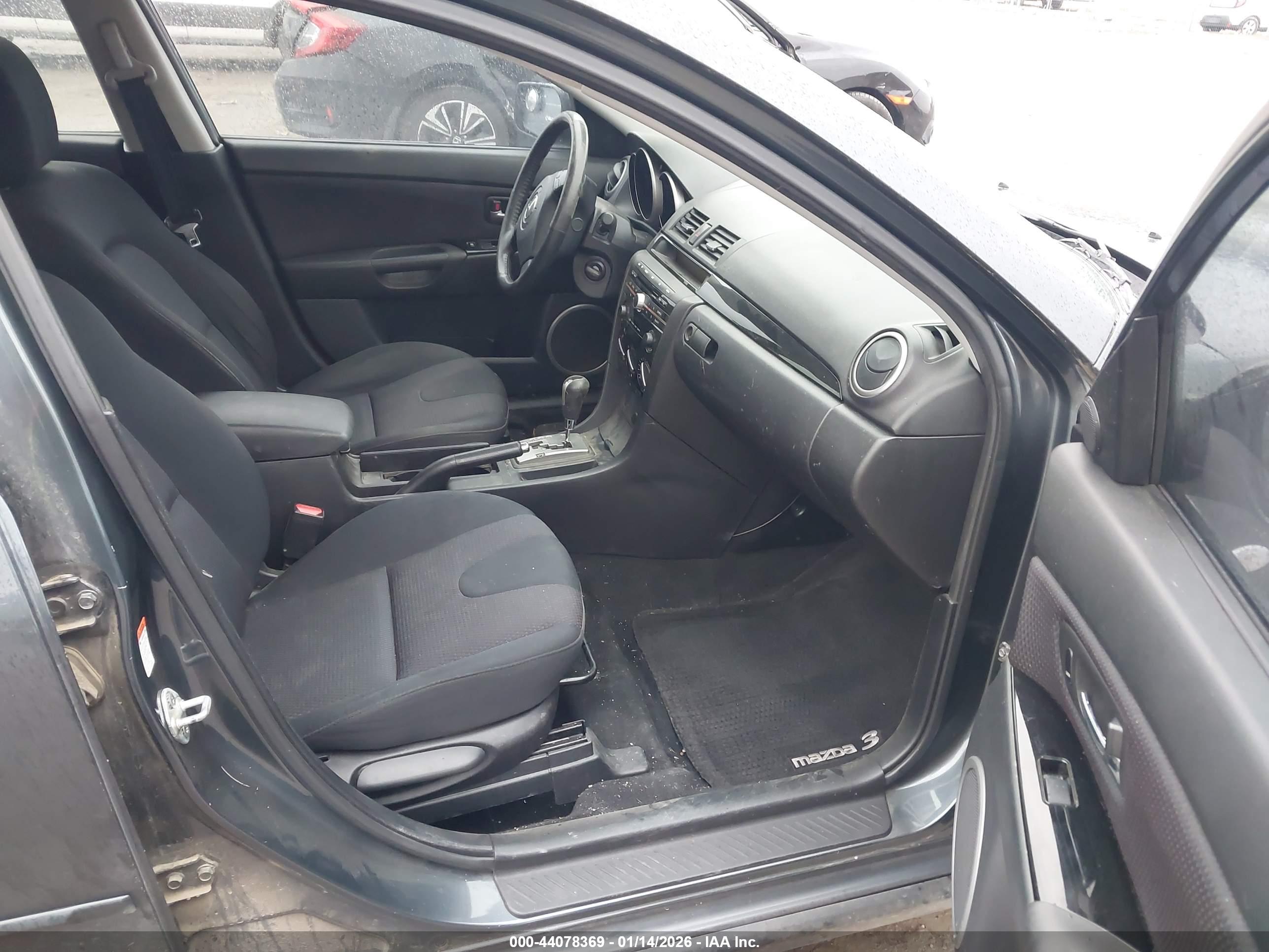 MAZDA MAZDA3 image 5