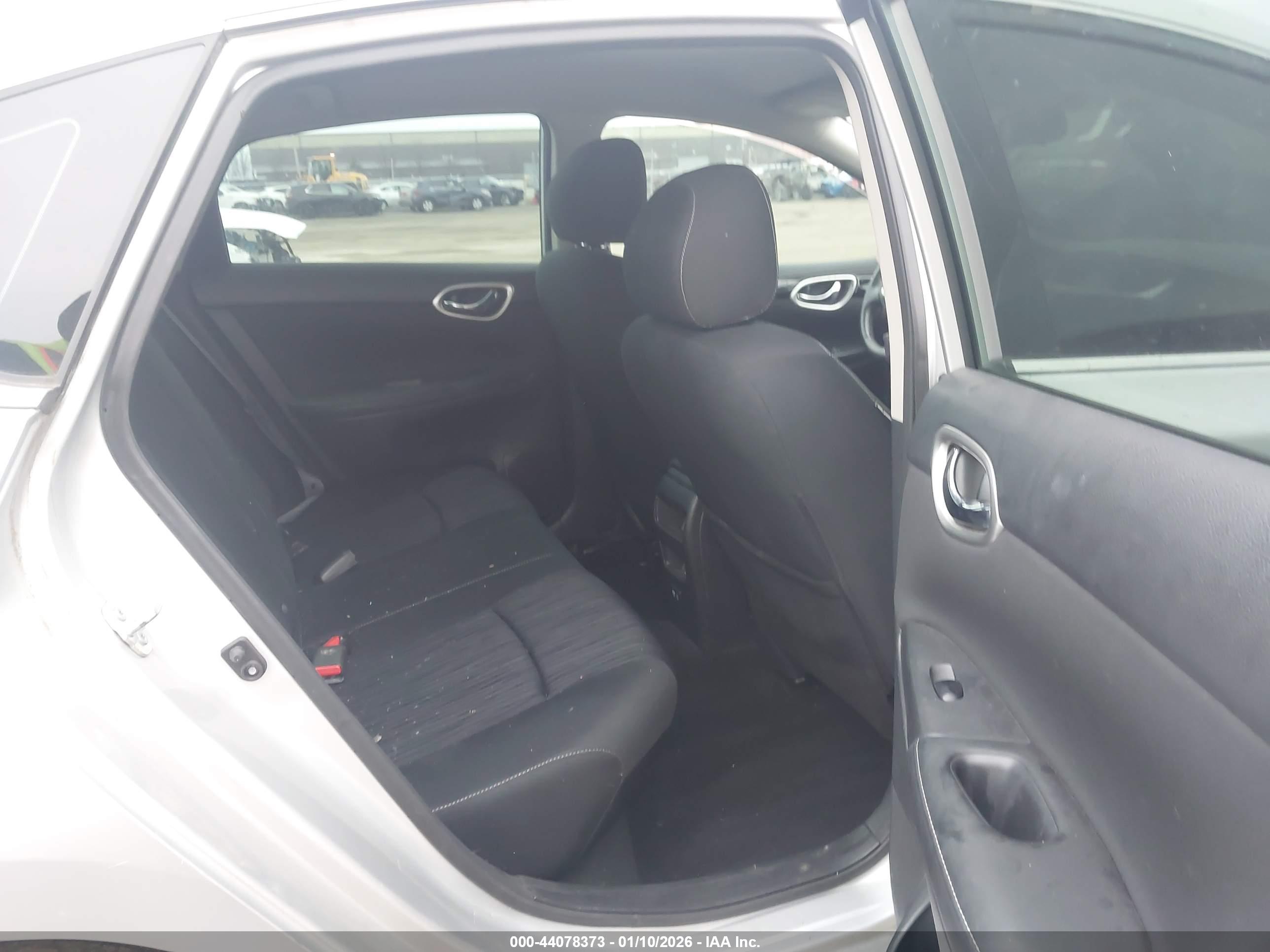 NISSAN SENTRA image 8