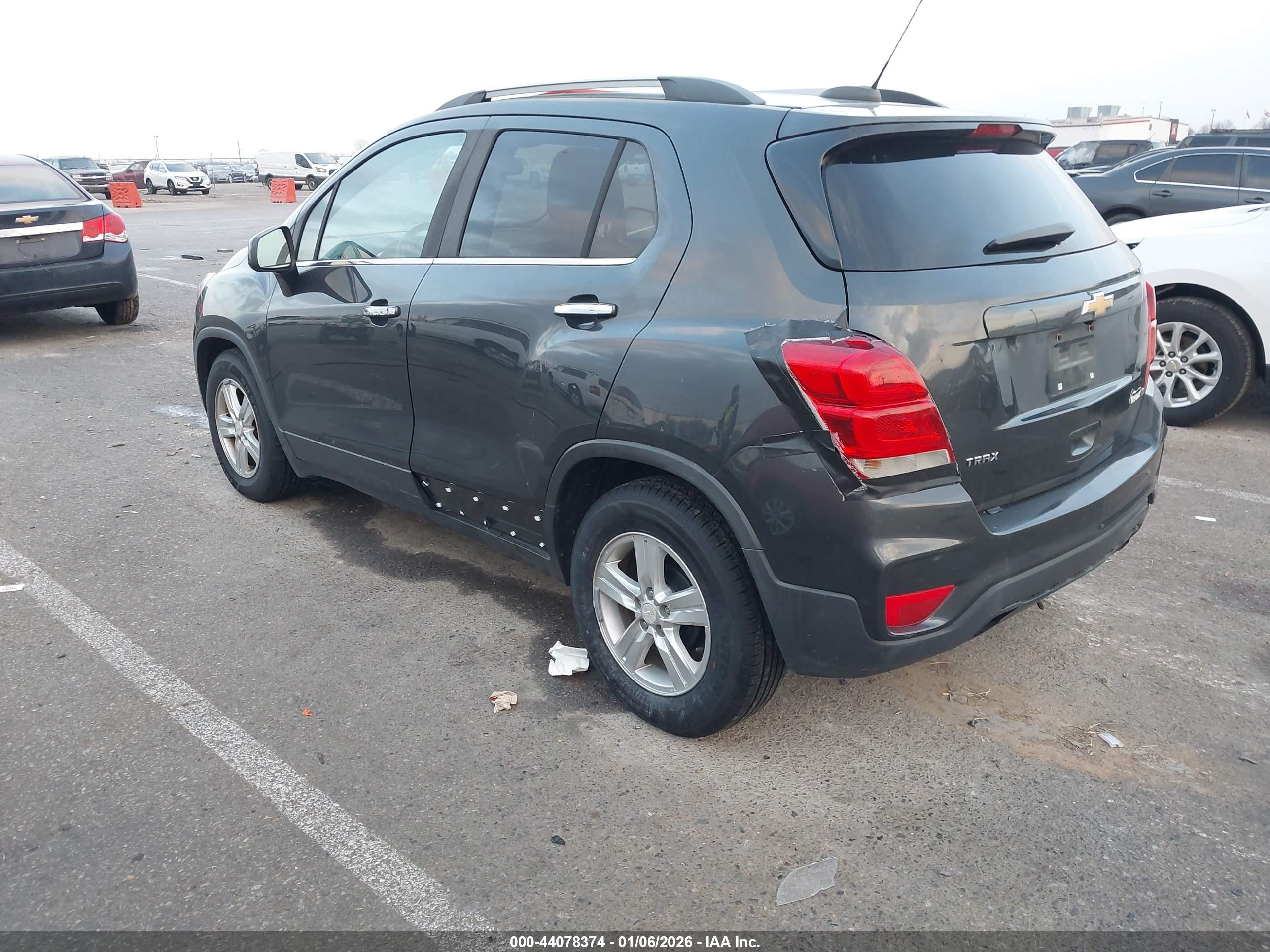 CHEVROLET TRAX image 3