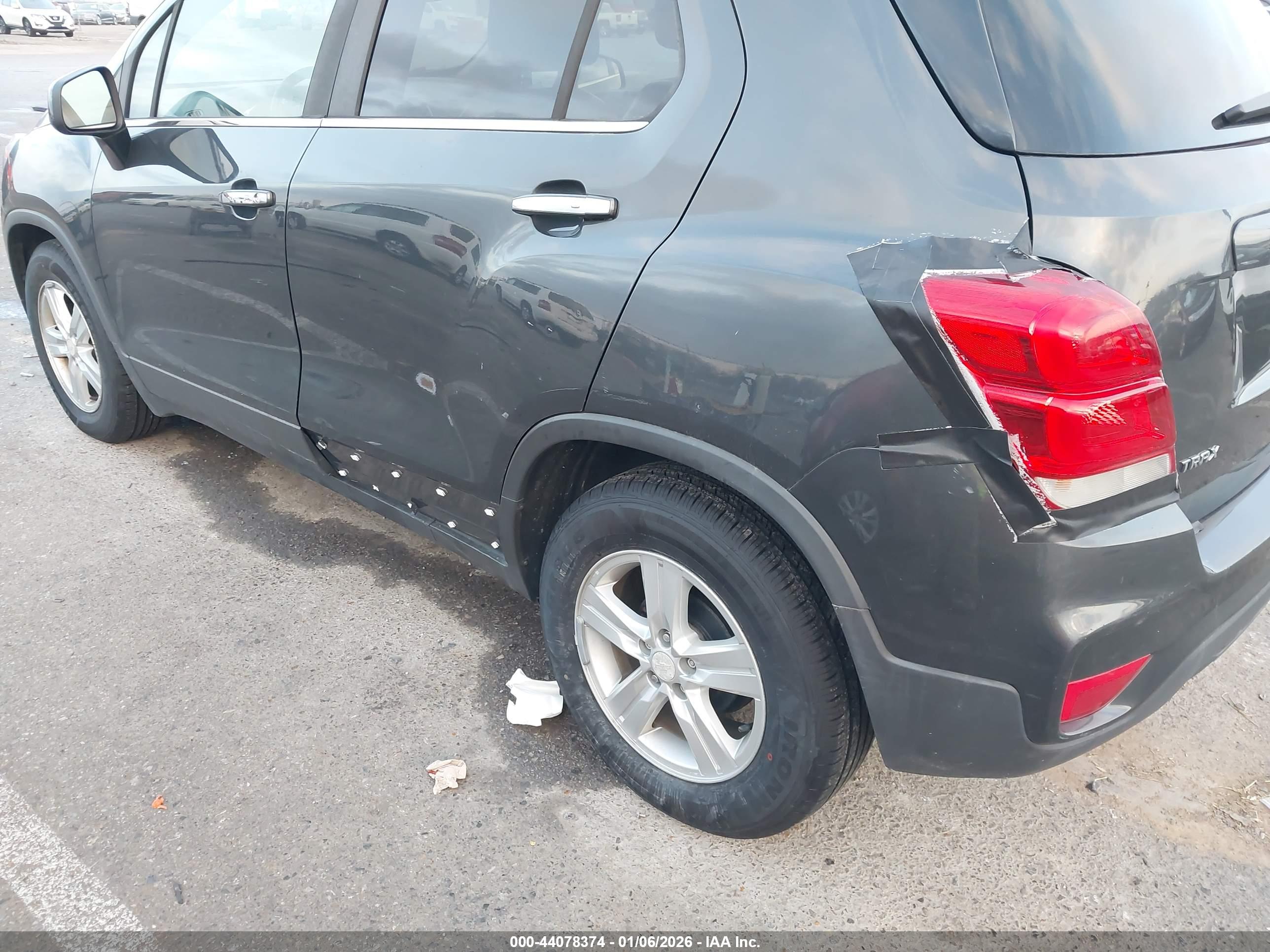 CHEVROLET TRAX image 6