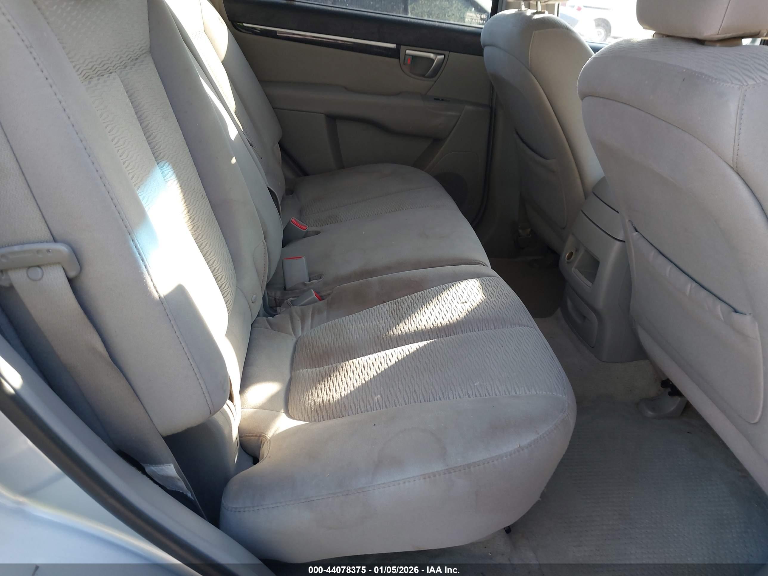 HYUNDAI SANTA image 8