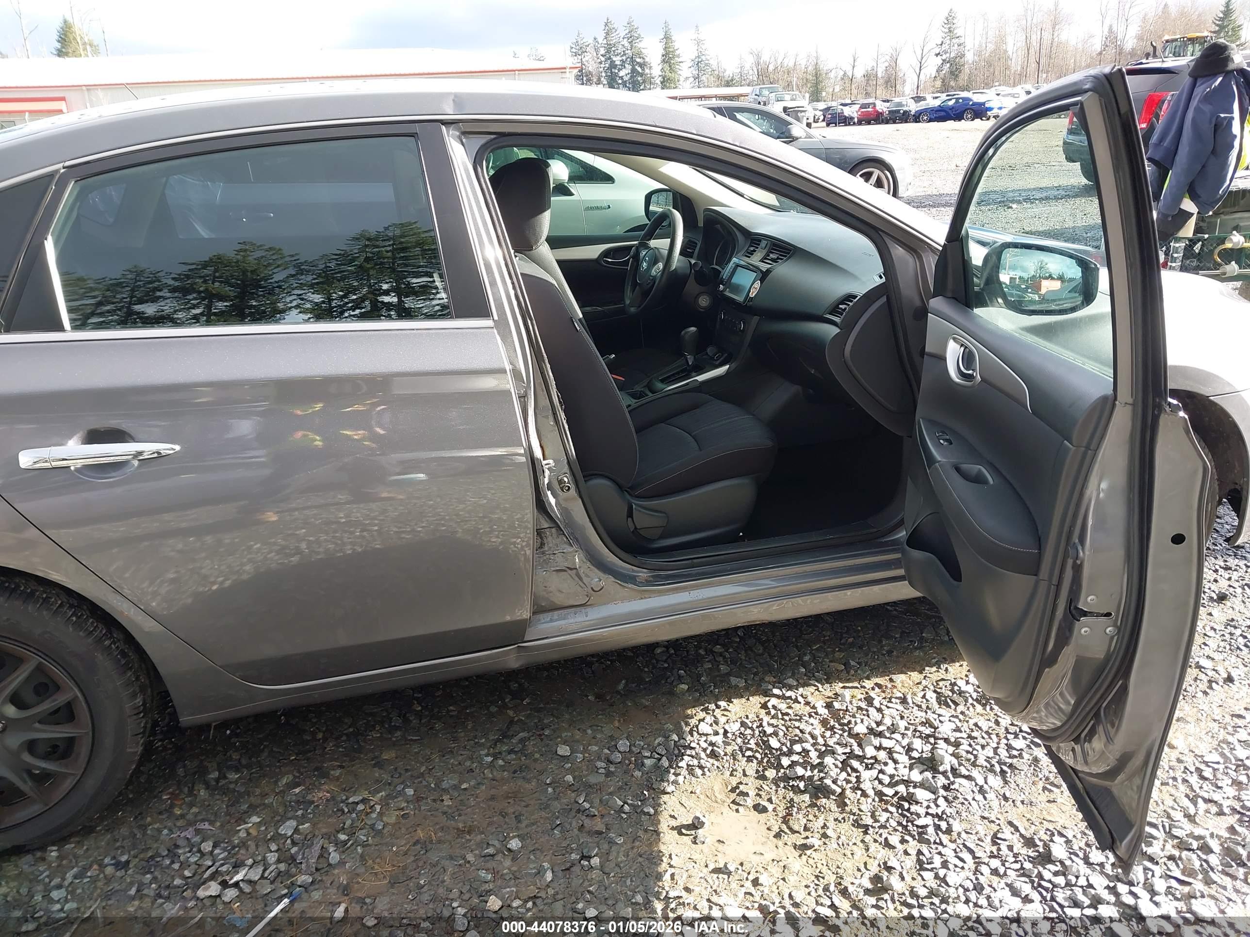 NISSAN SENTRA image 5