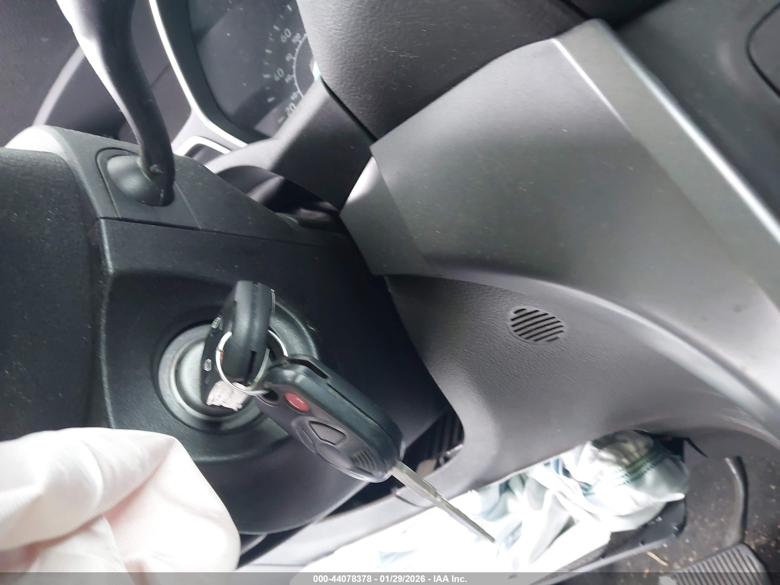 FORD ESCAPE image 11