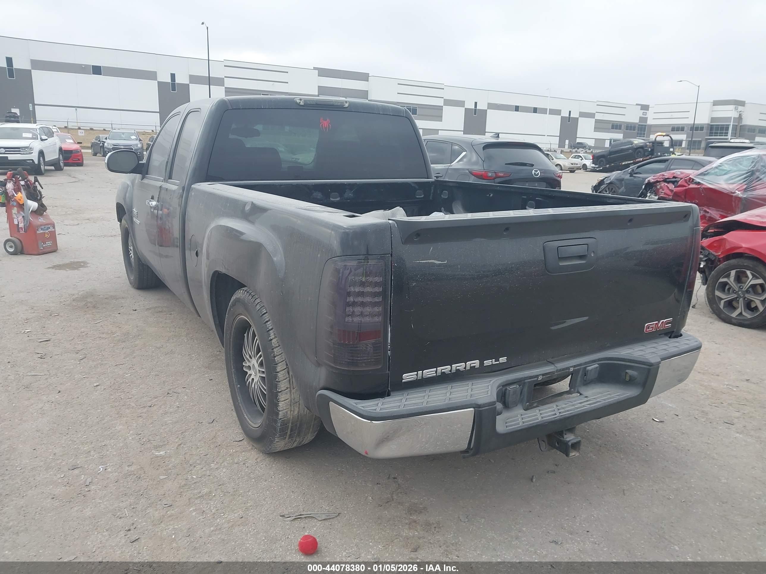 GMC SIERRA image 3