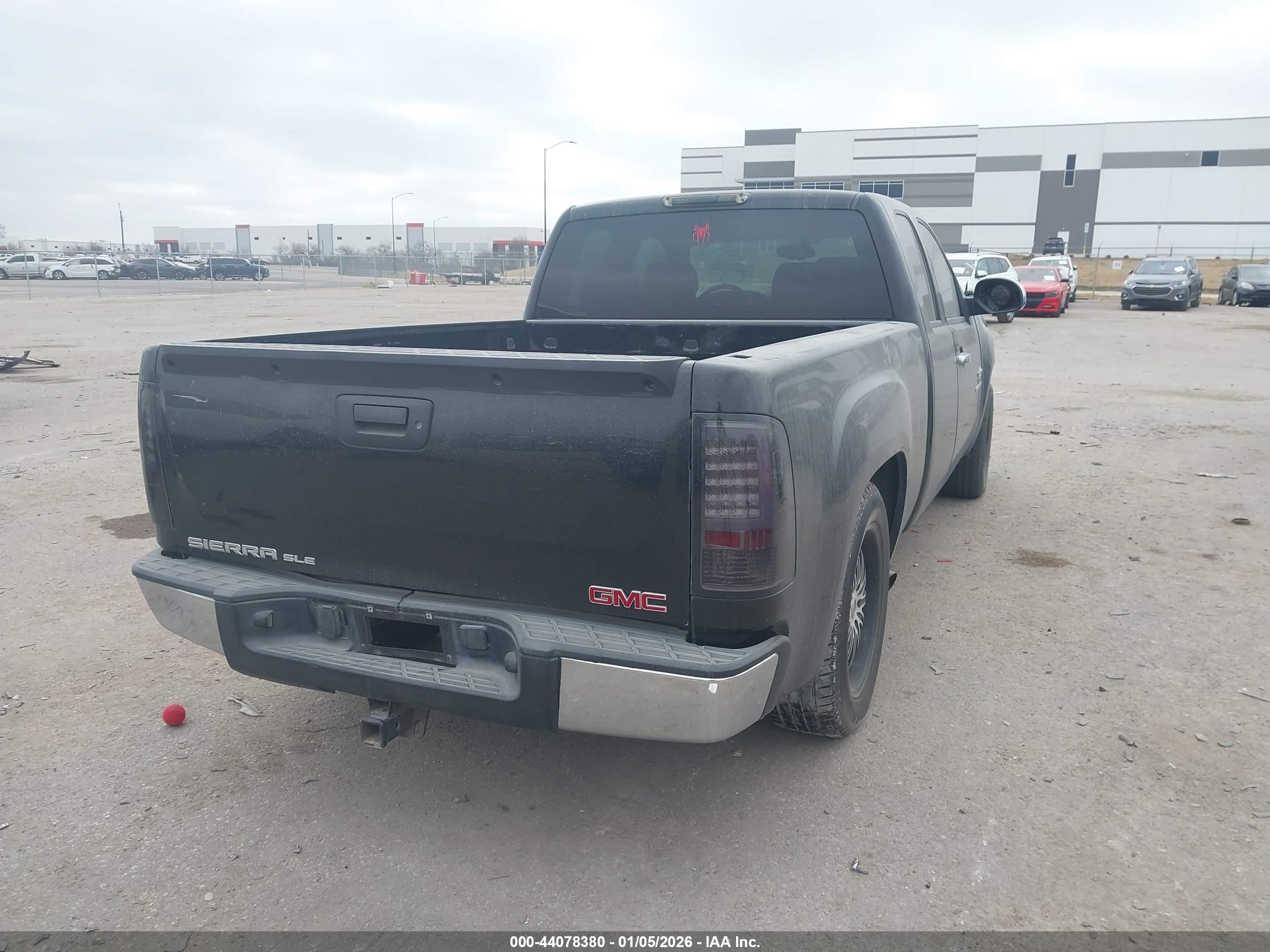 GMC SIERRA image 4
