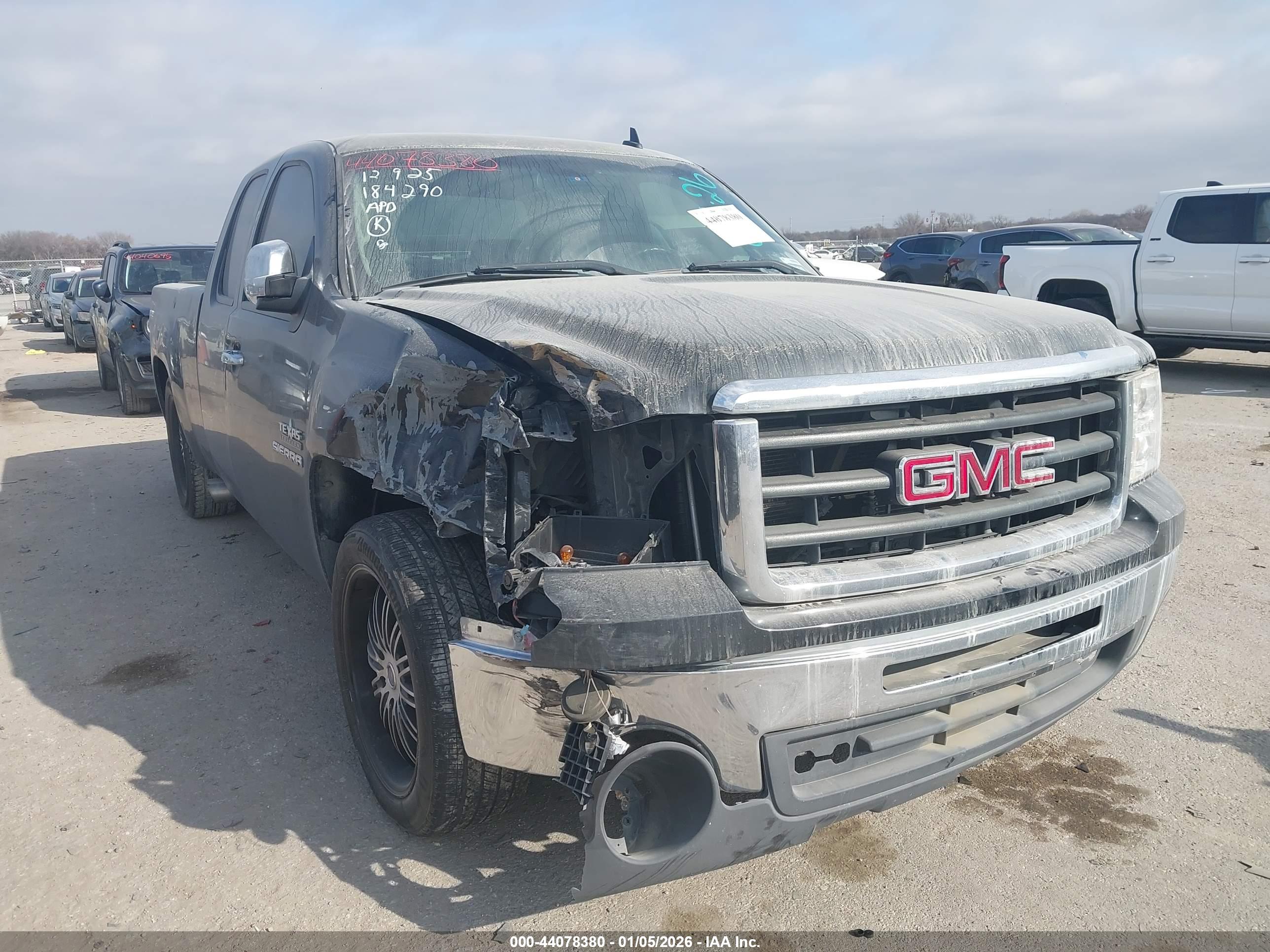 GMC SIERRA image 6