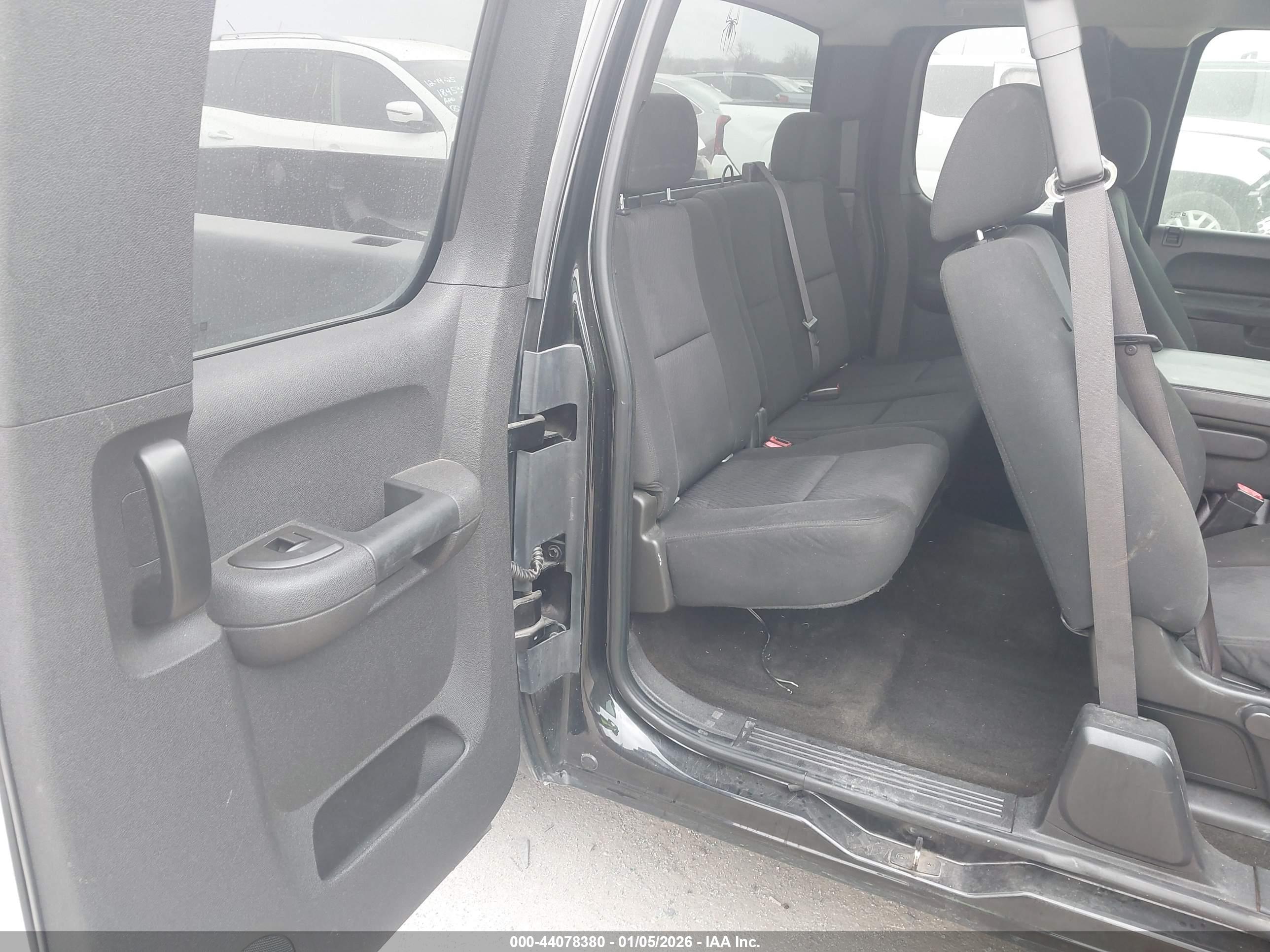 GMC SIERRA image 8